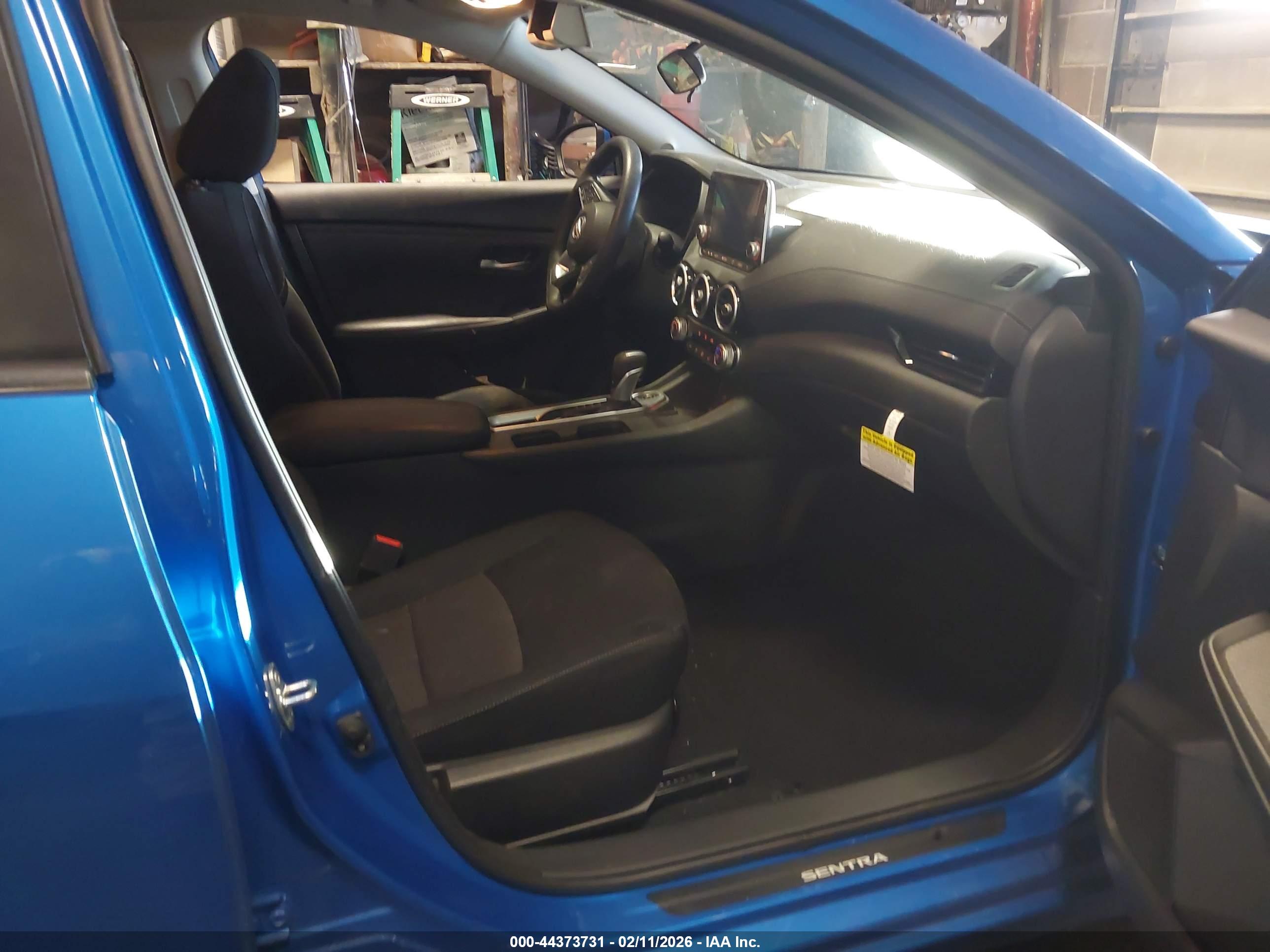 NISSAN SENTRA image 5