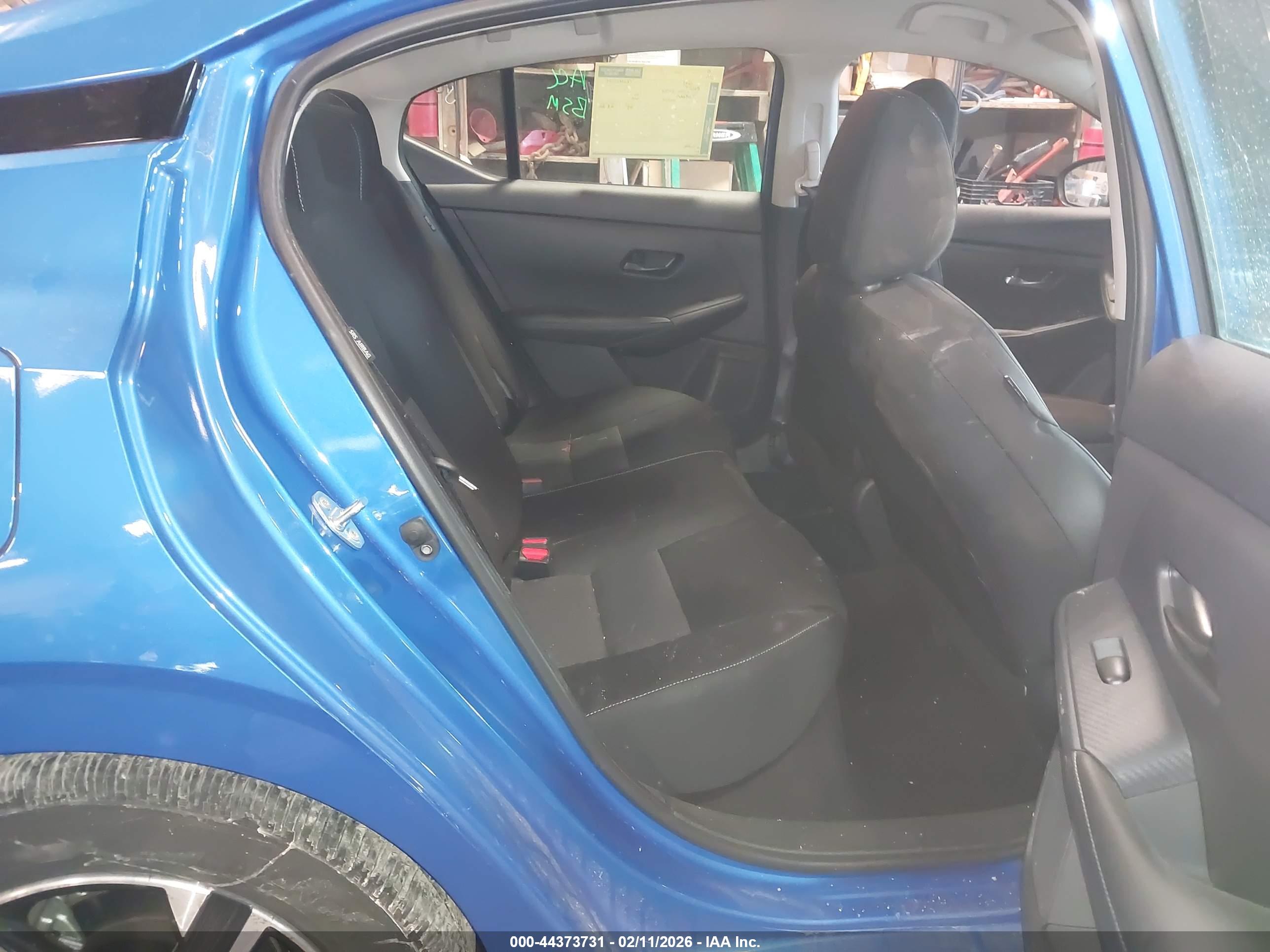 NISSAN SENTRA image 8