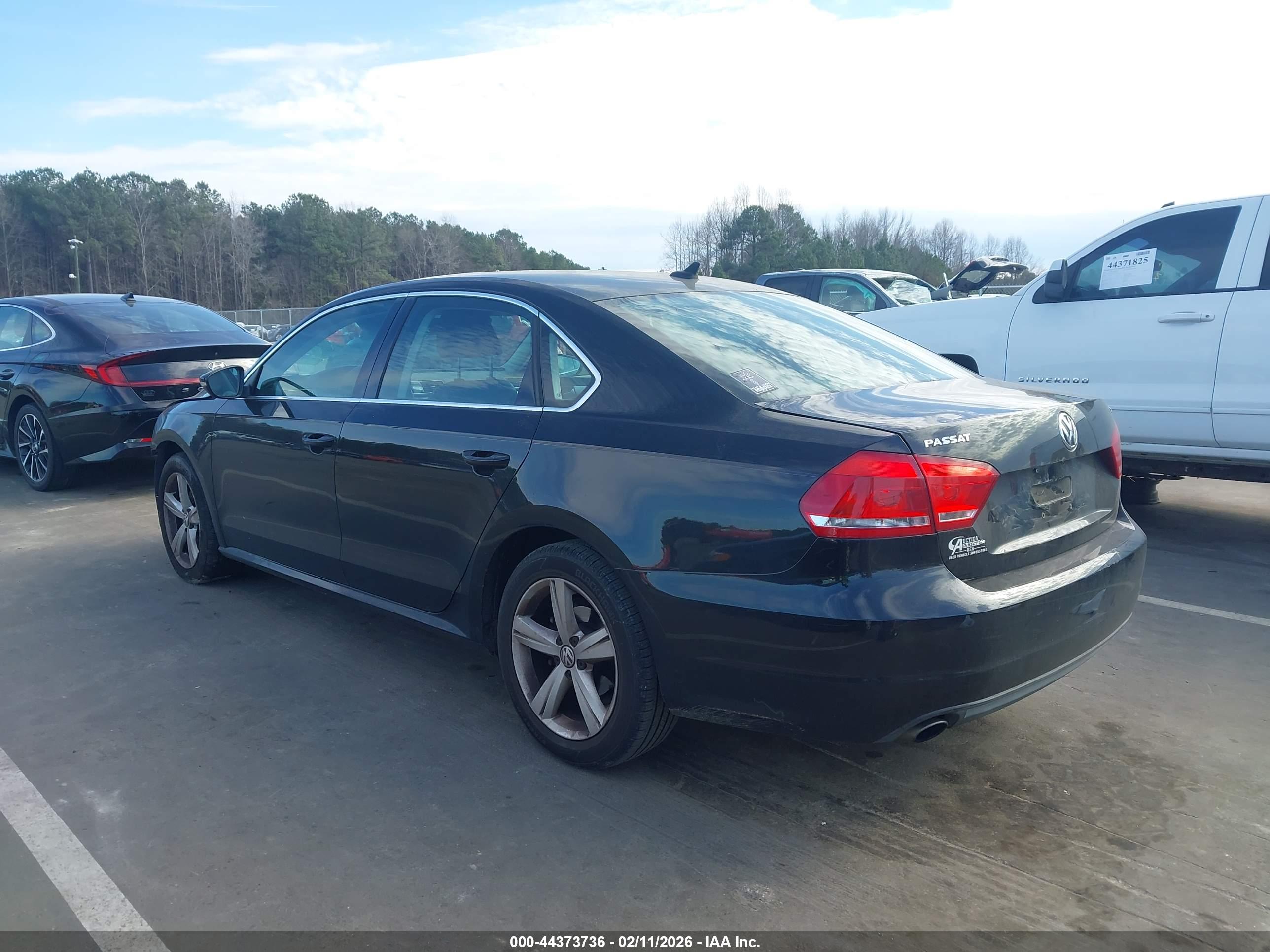 VOLKSWAGEN PASSAT image 3