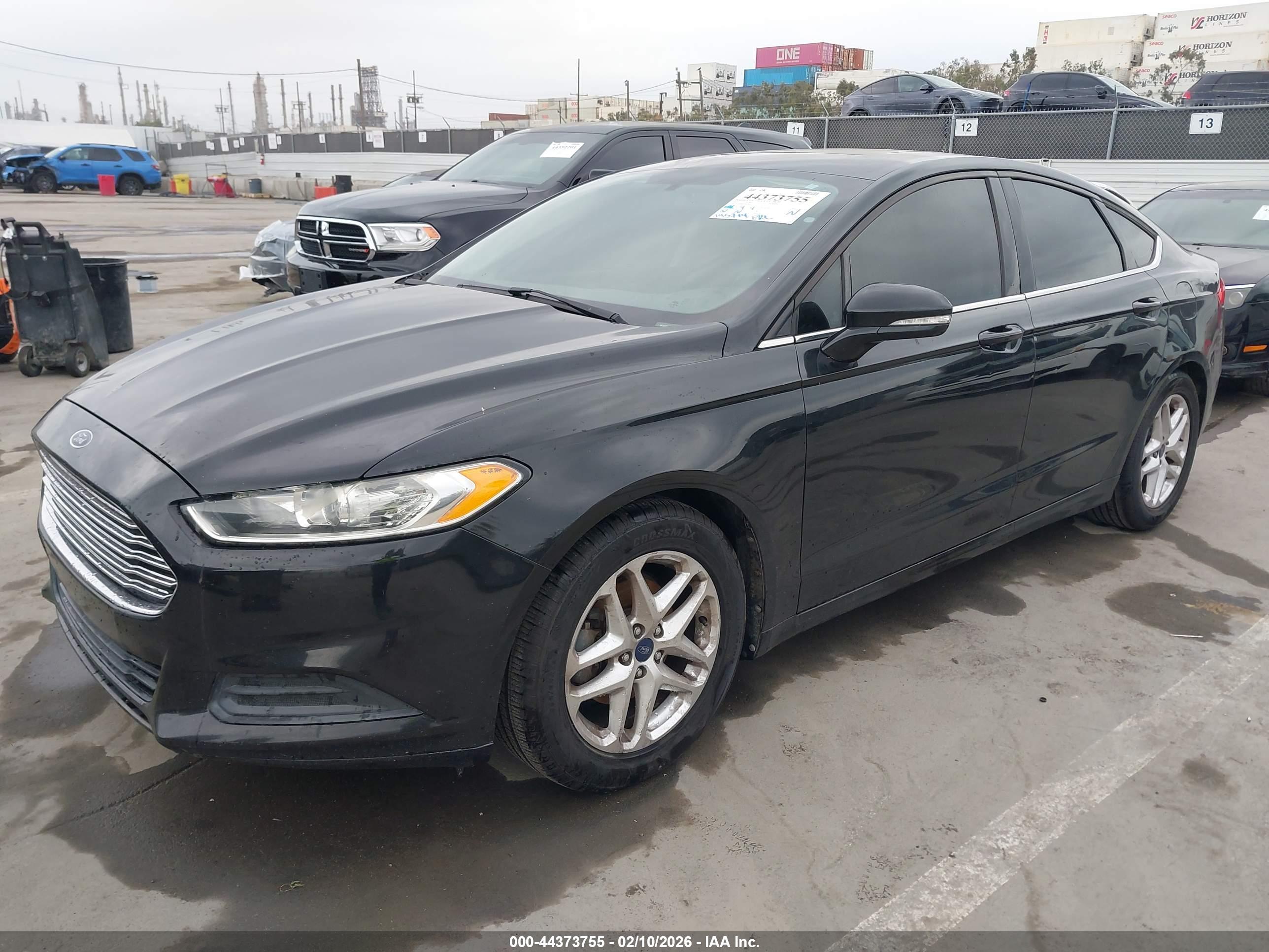 FORD FUSION image 2