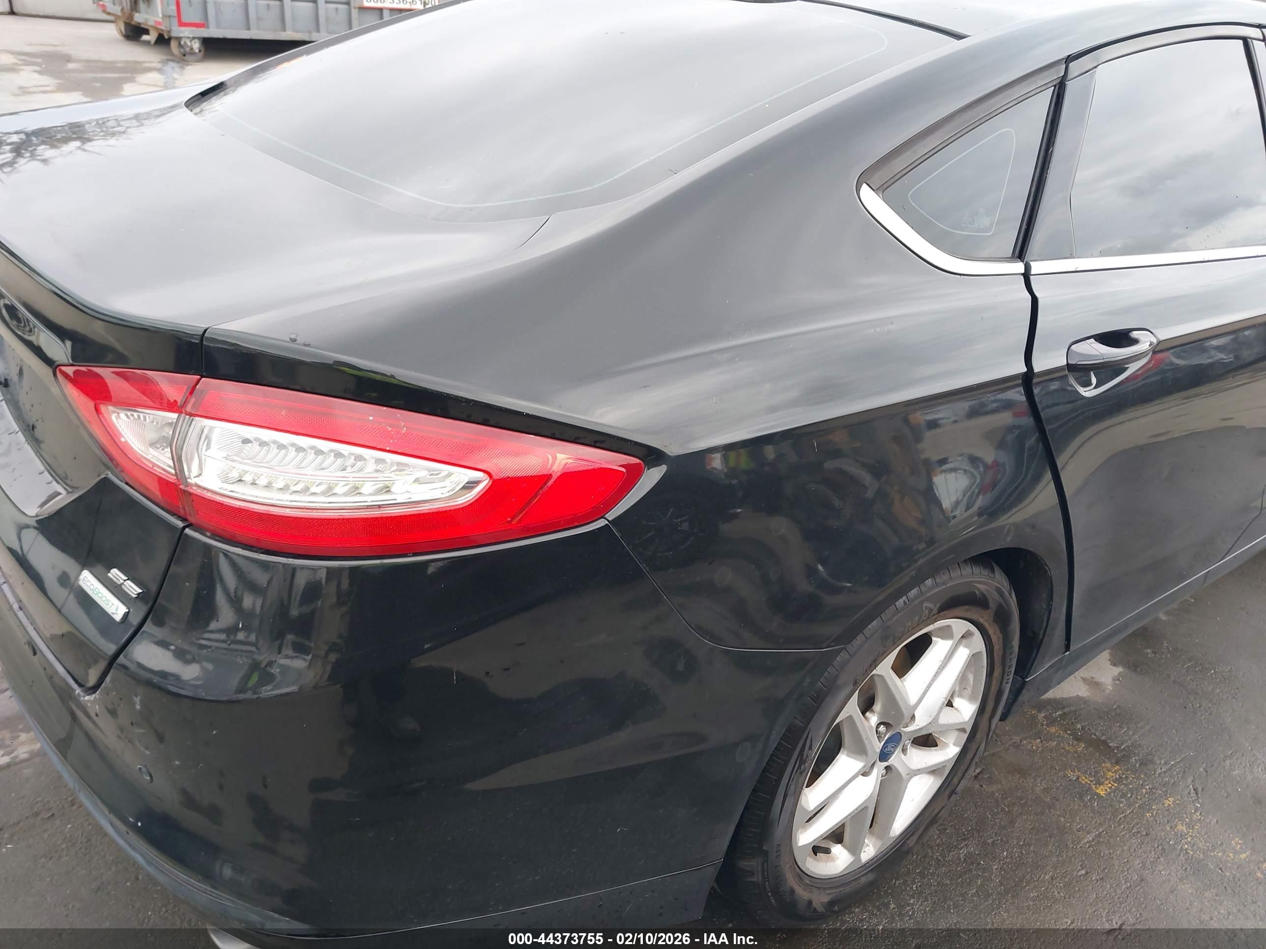 FORD FUSION image 6