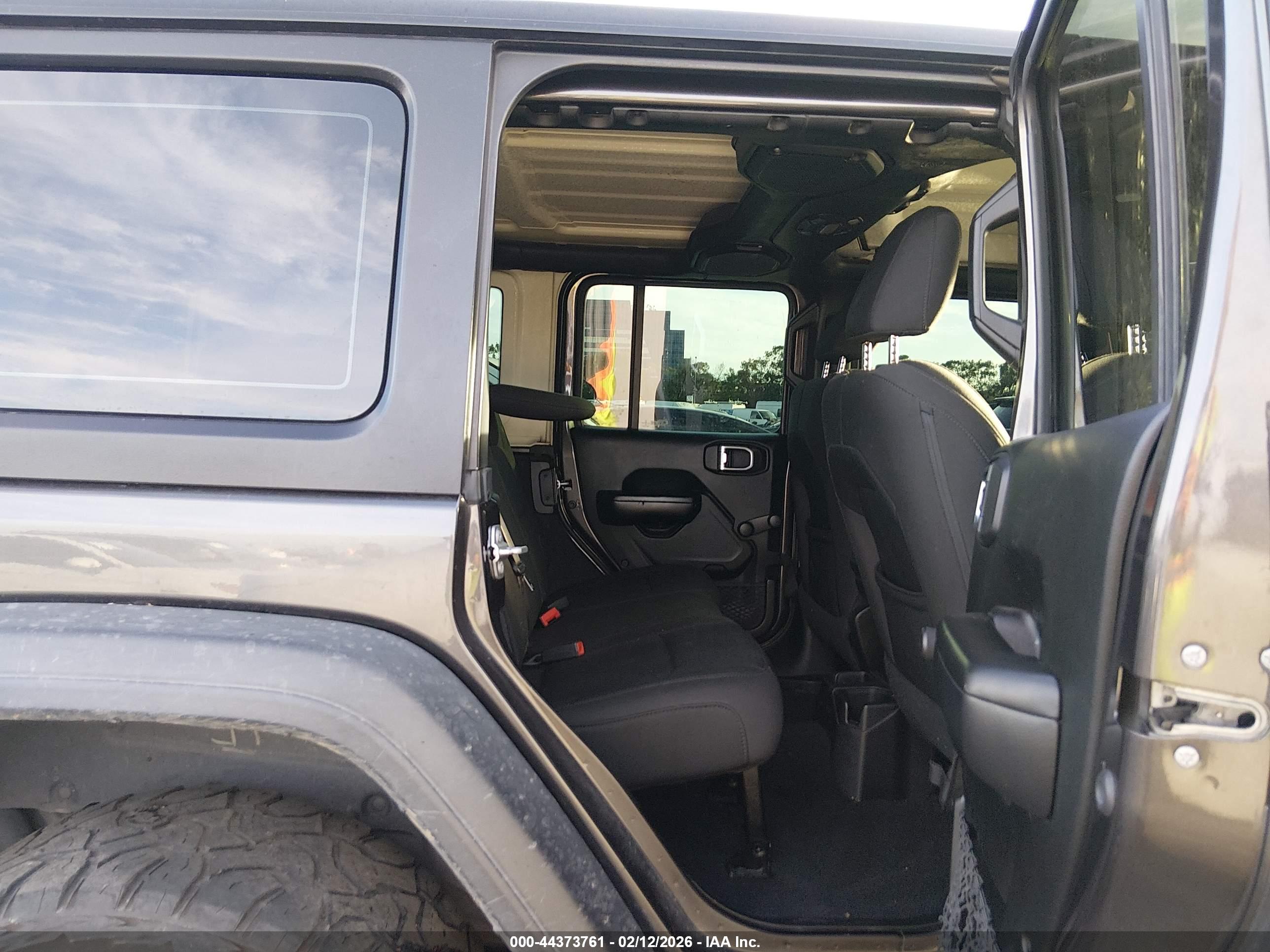 JEEP WRANGLER image 8