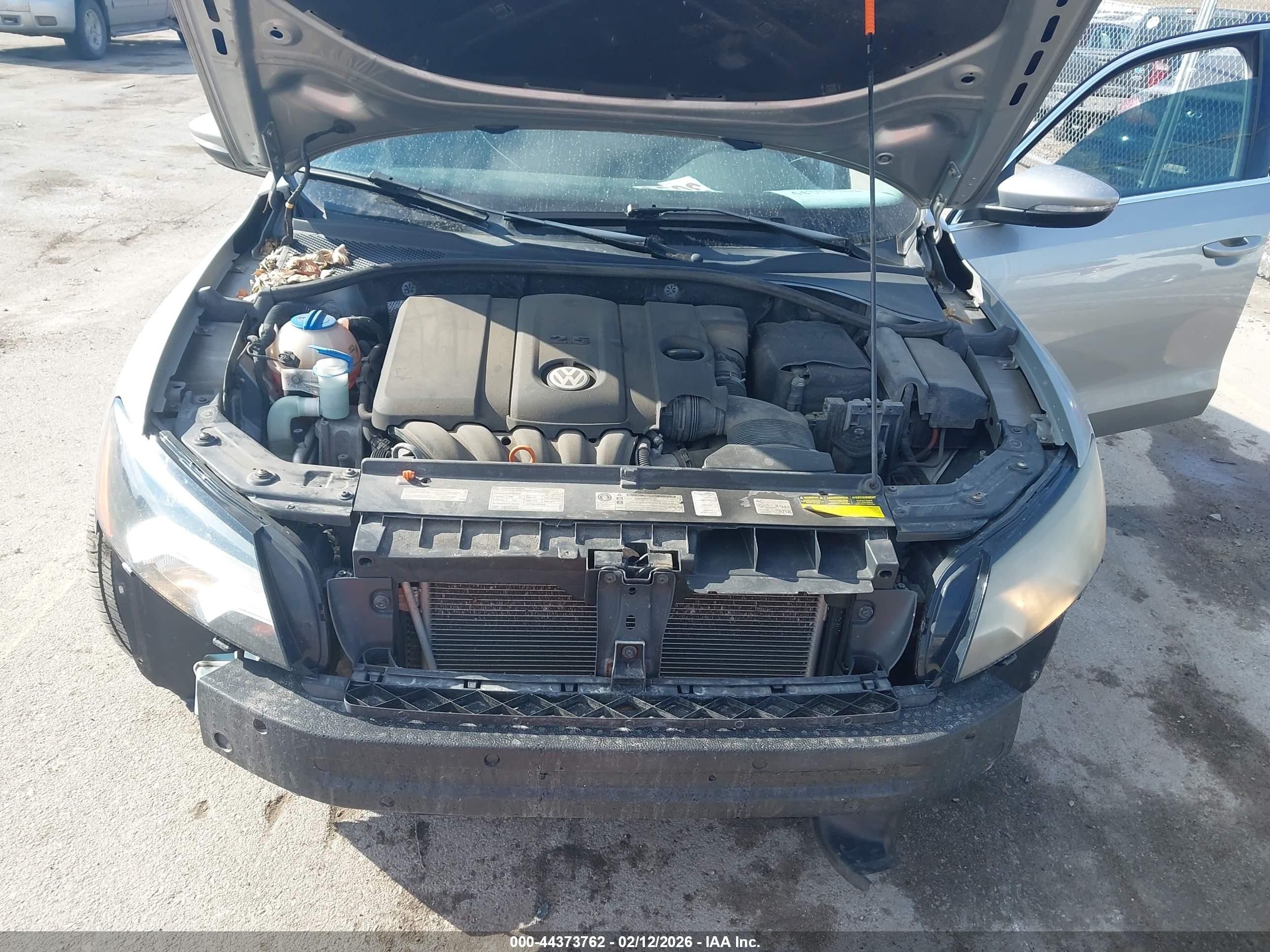 VOLKSWAGEN PASSAT image 10