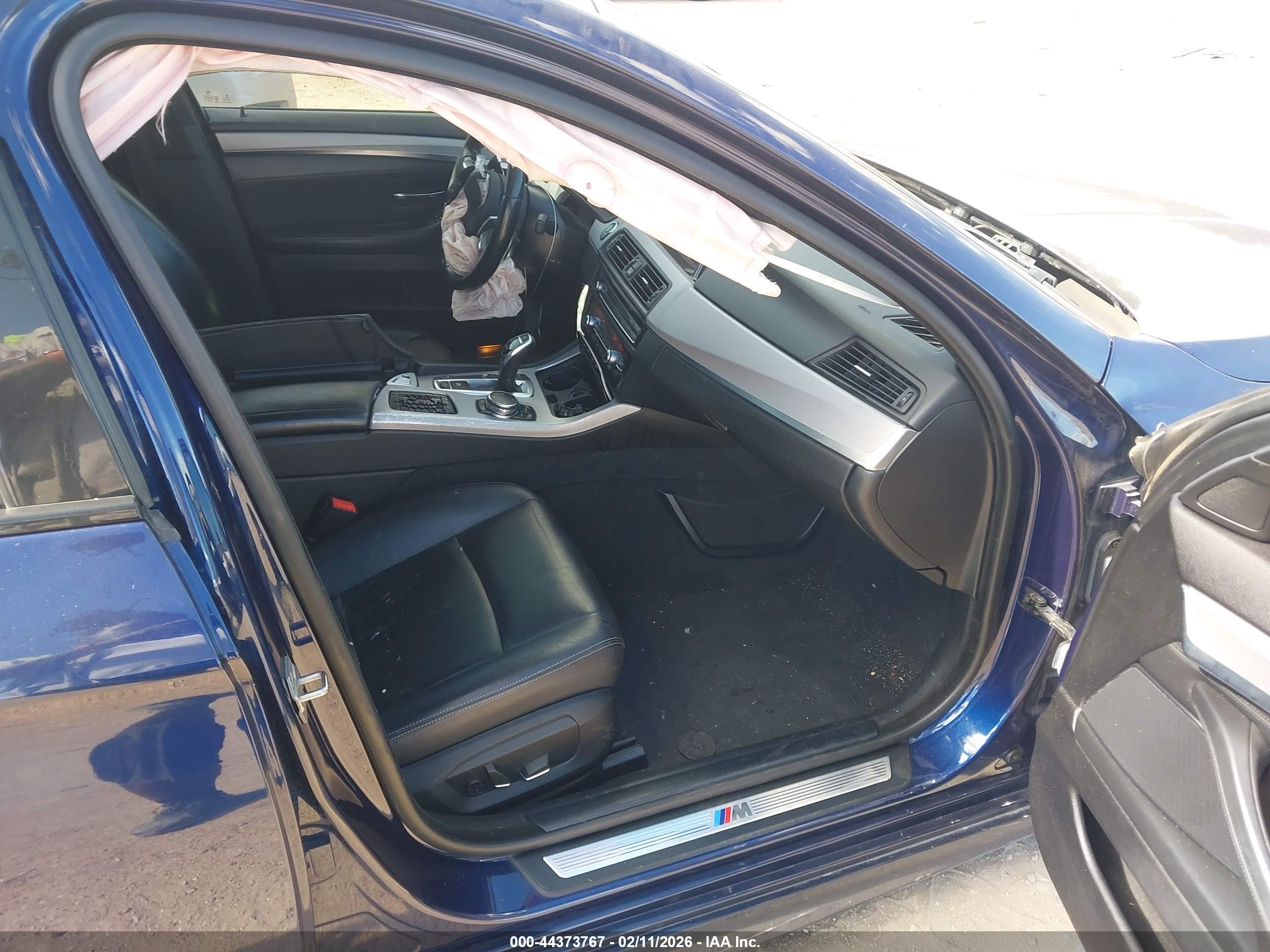 BMW 528I image 5