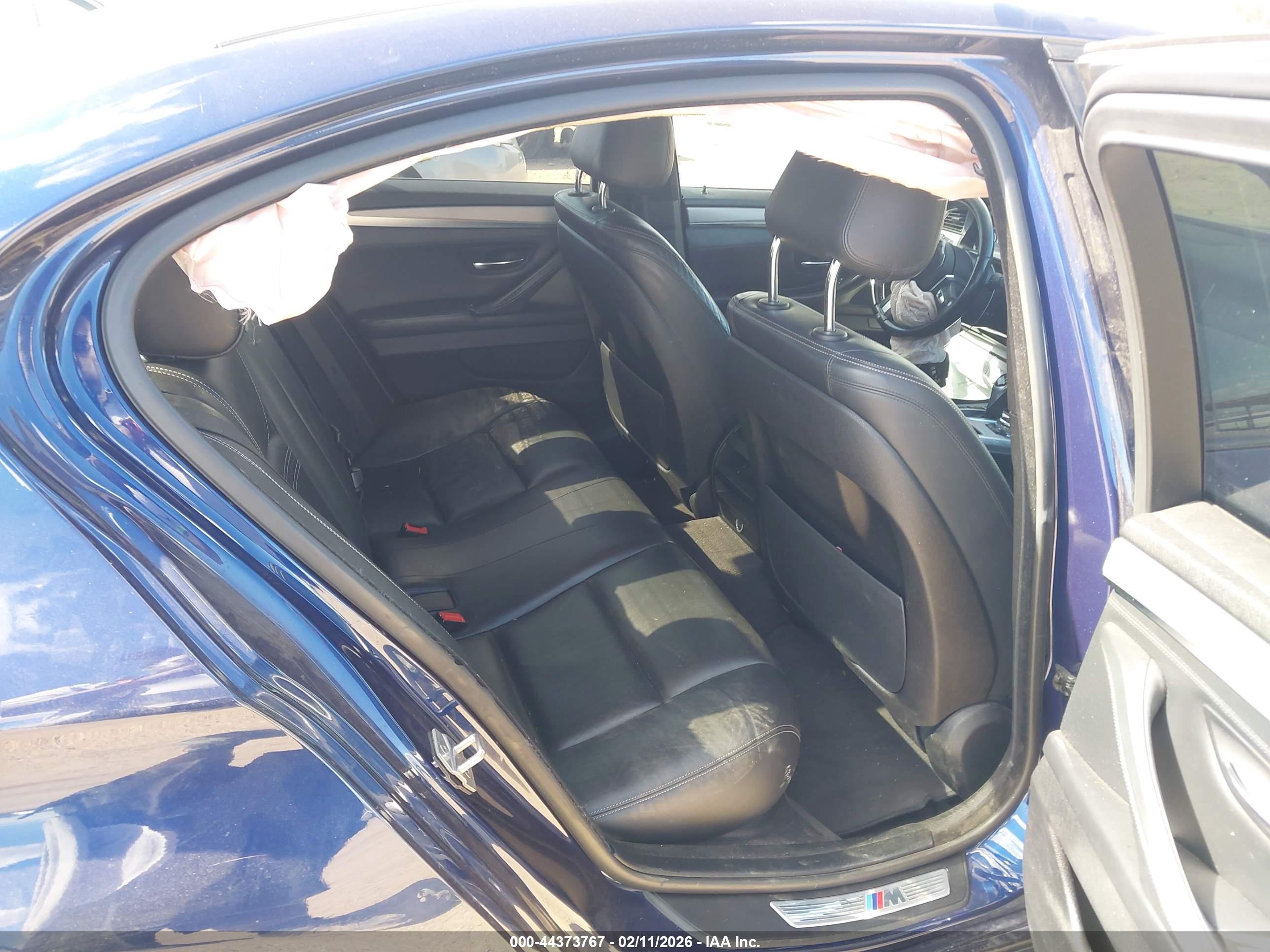 BMW 528I image 8