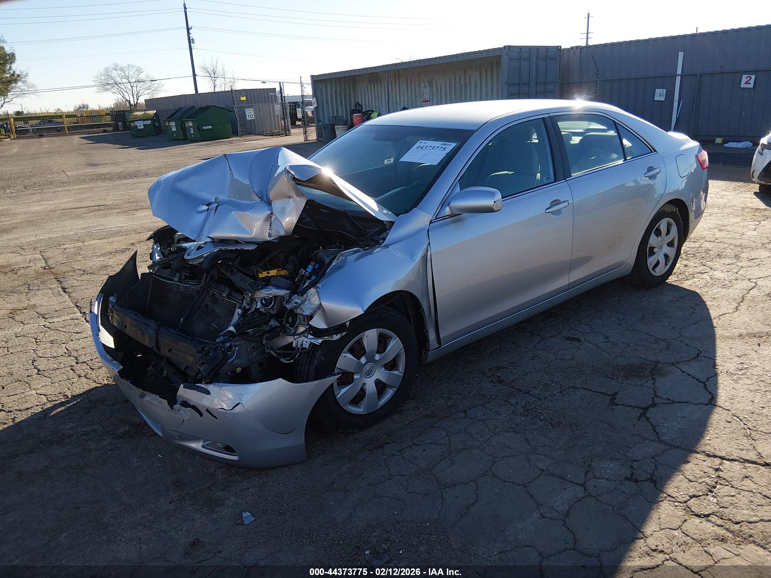 TOYOTA CAMRY image 2