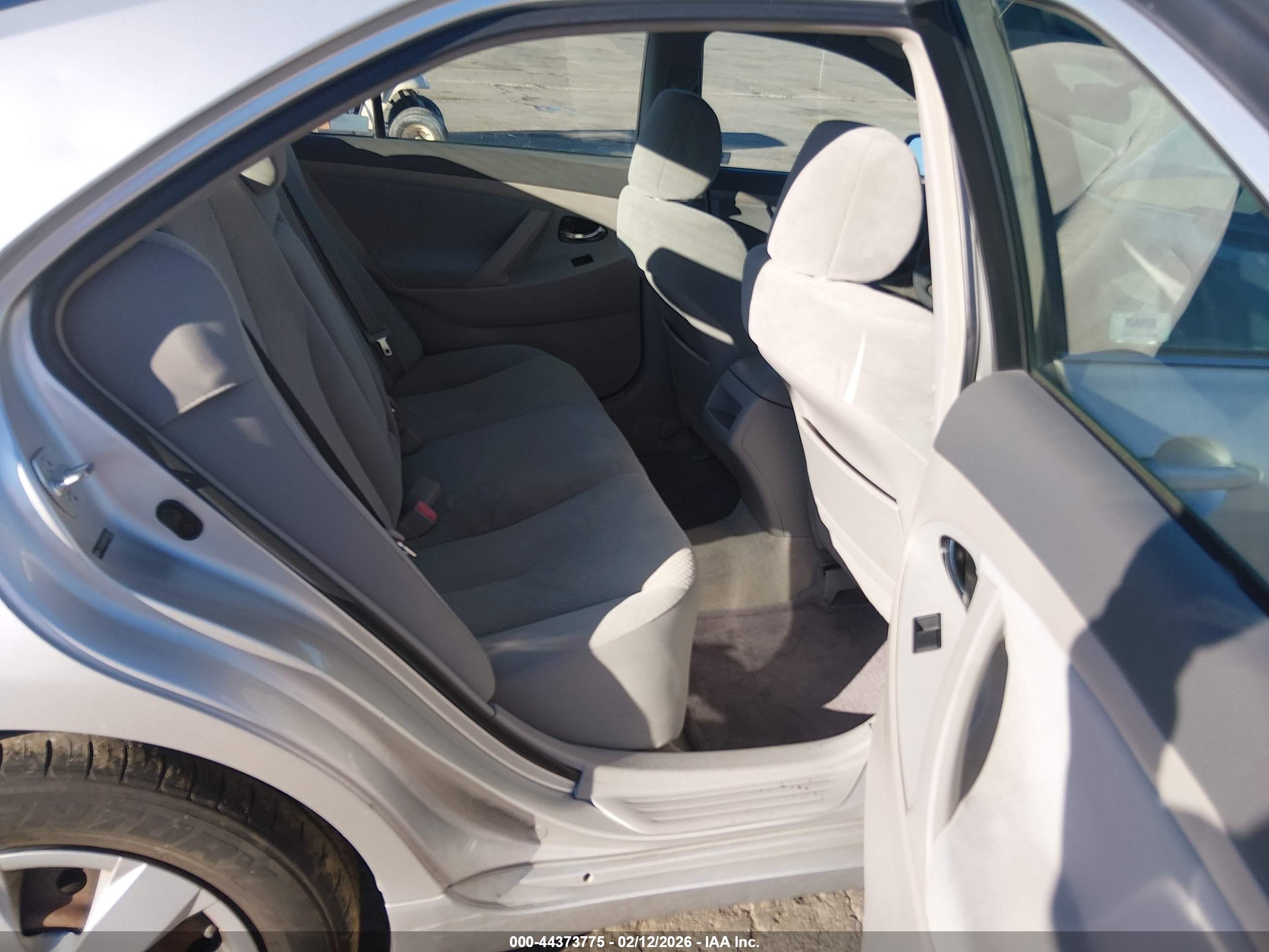TOYOTA CAMRY image 8