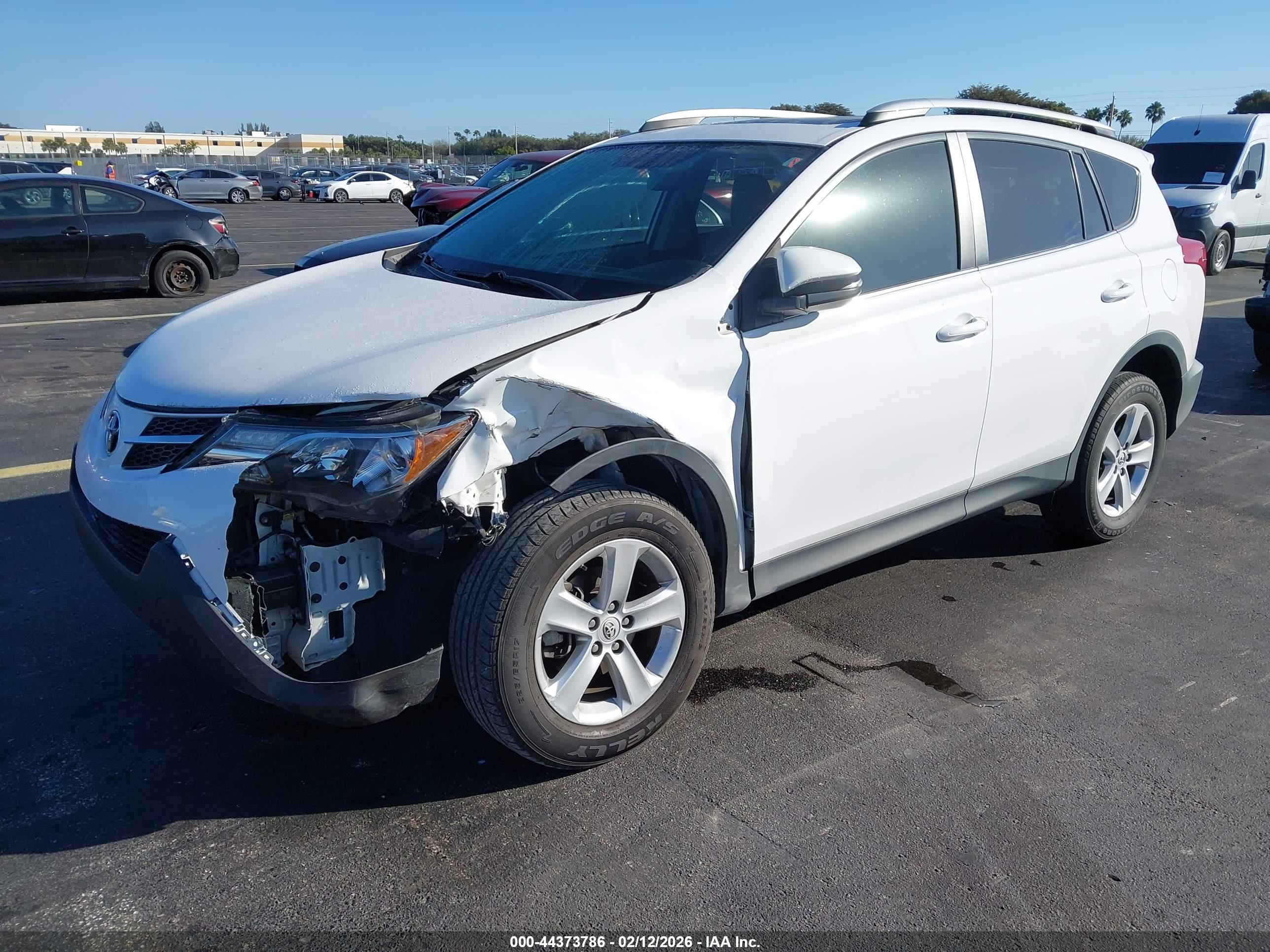 TOYOTA RAV4 image 2