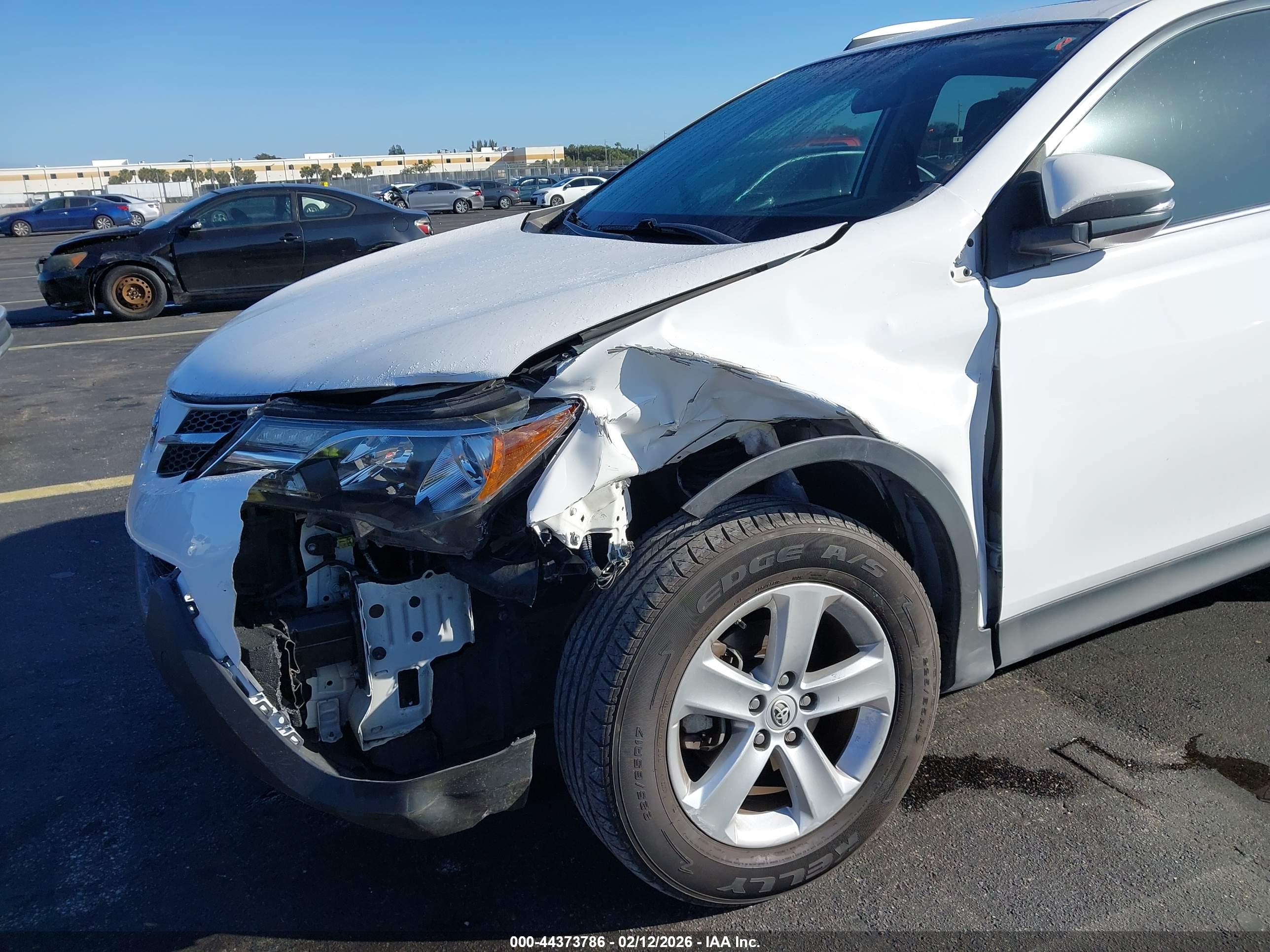 TOYOTA RAV4 image 6