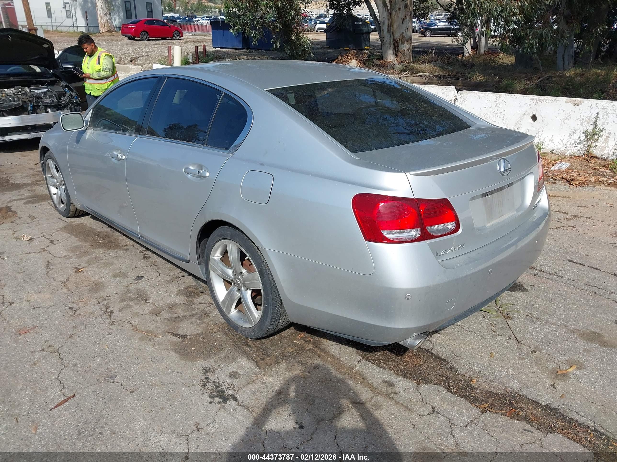 LEXUS GS image 3
