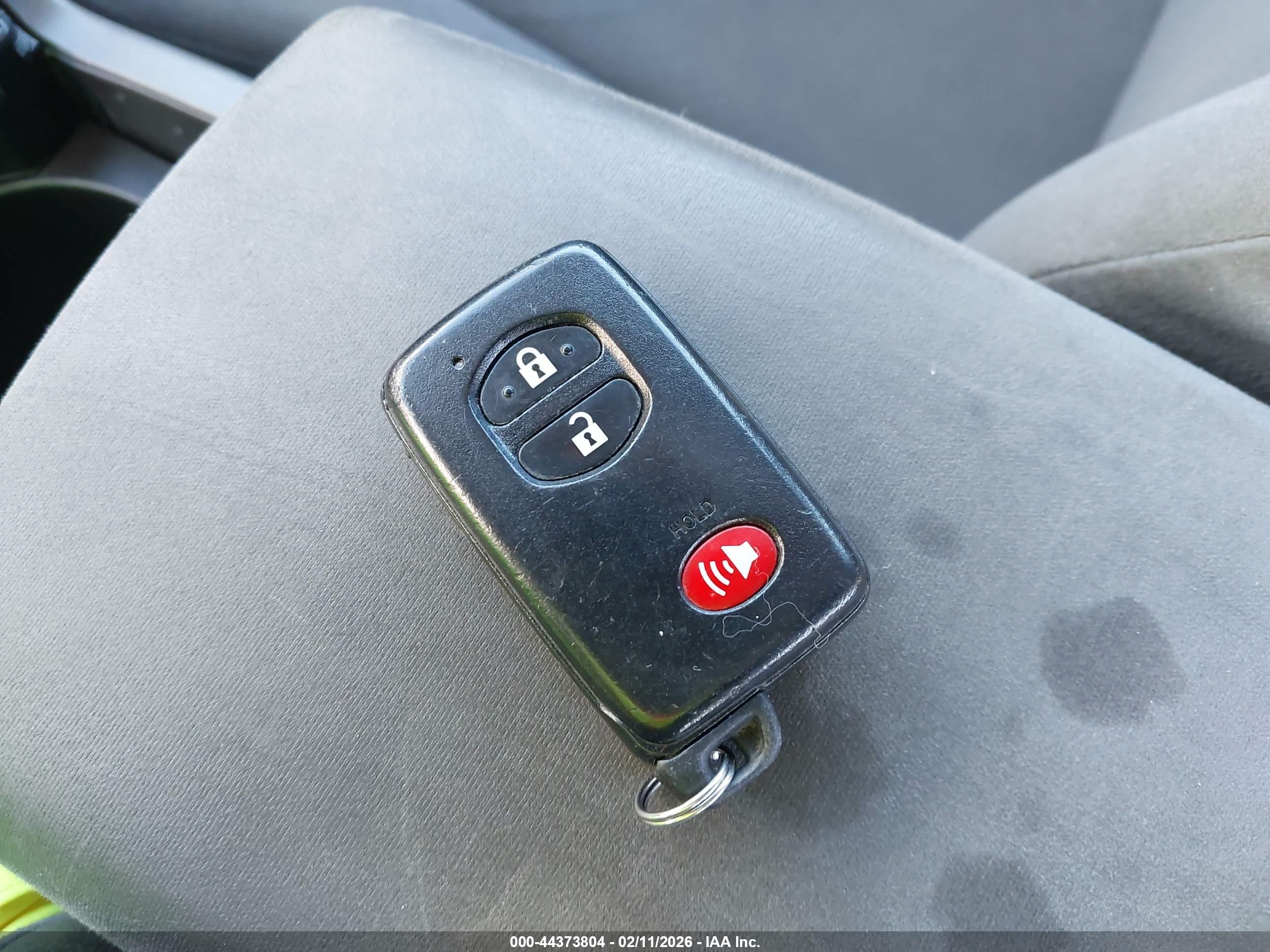 TOYOTA PRIUS image 11