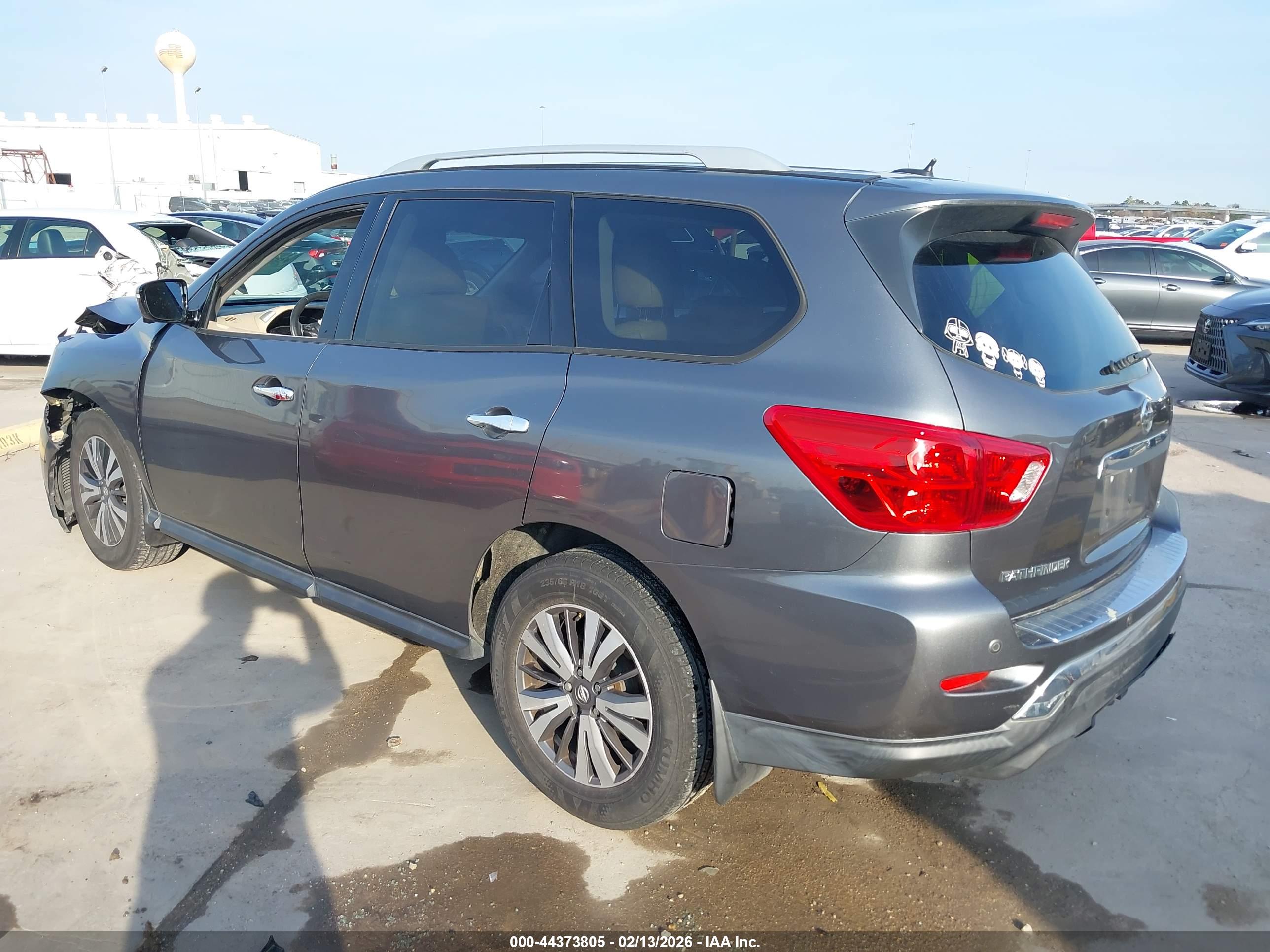 NISSAN PATHFINDER image 3