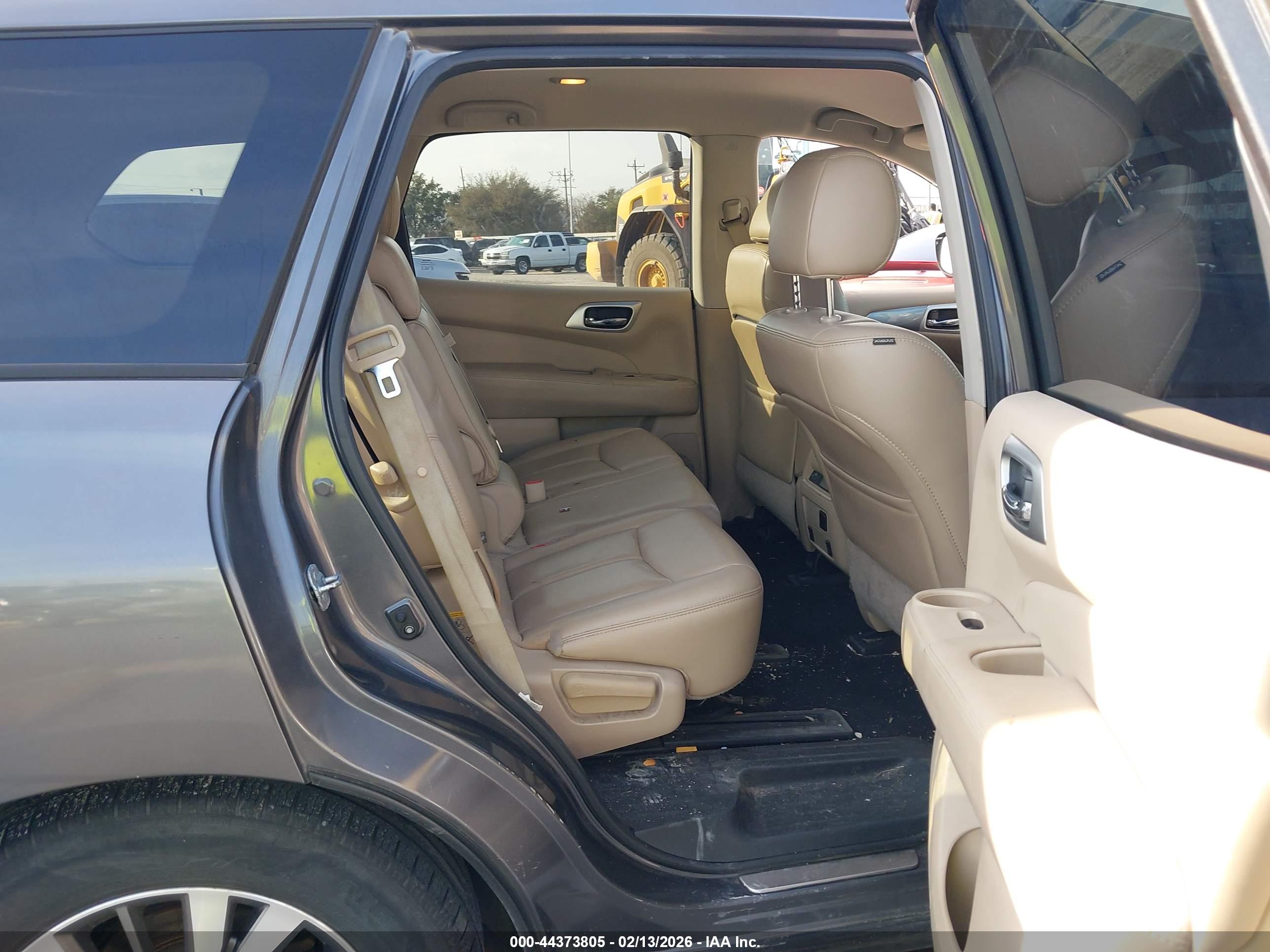 NISSAN PATHFINDER image 8