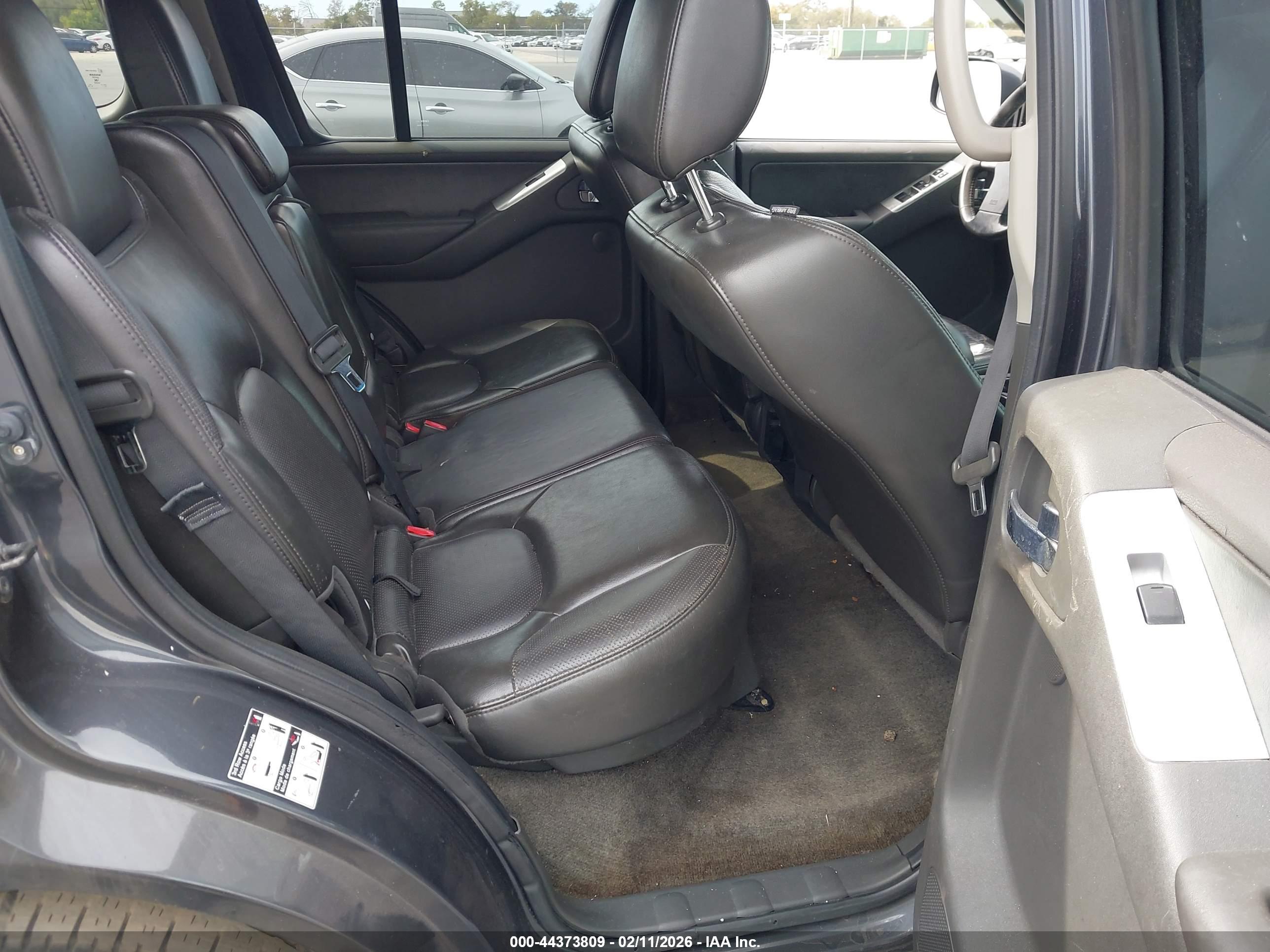 NISSAN PATHFINDER image 8
