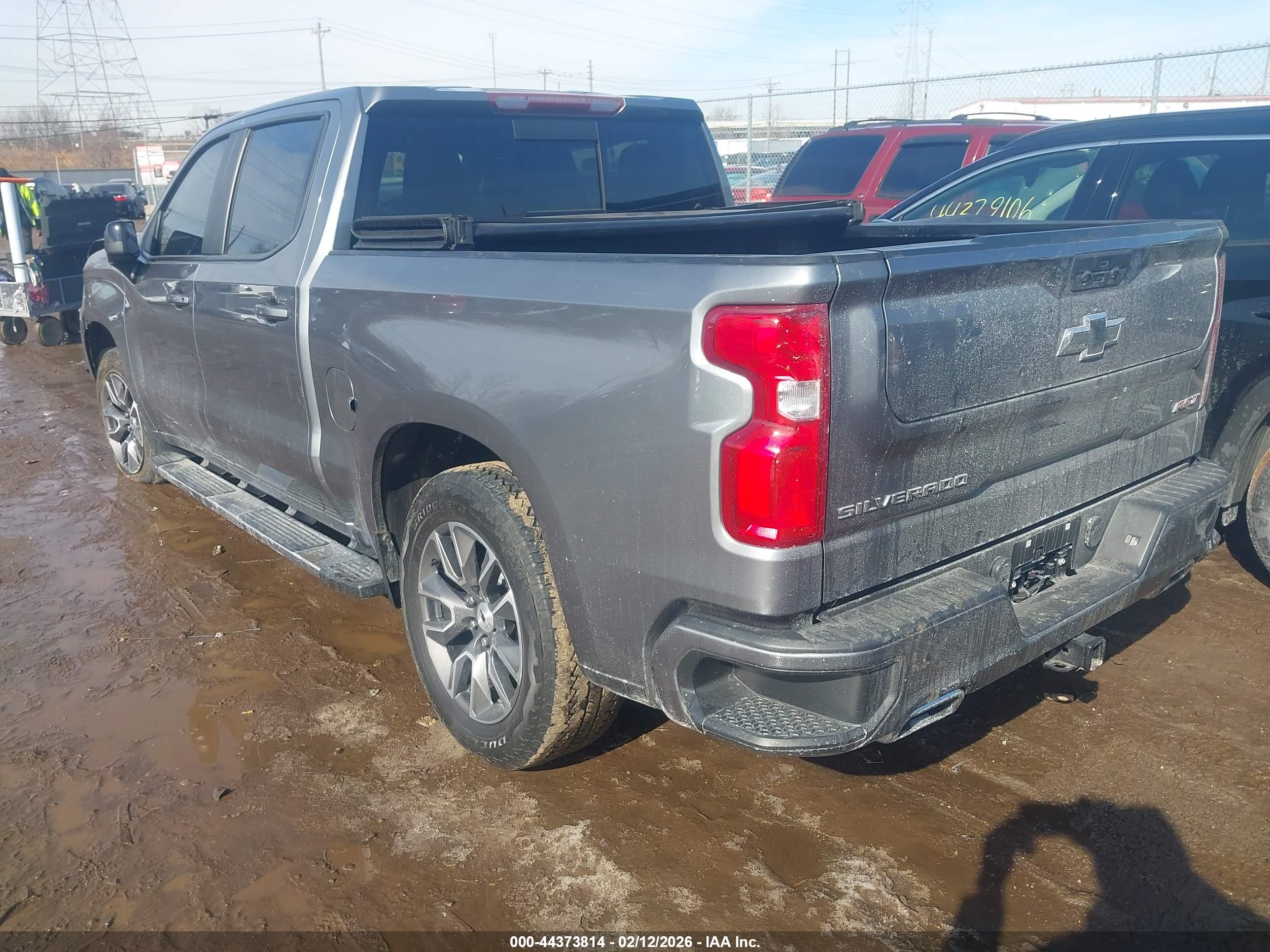 CHEVROLET SILVERADO image 3