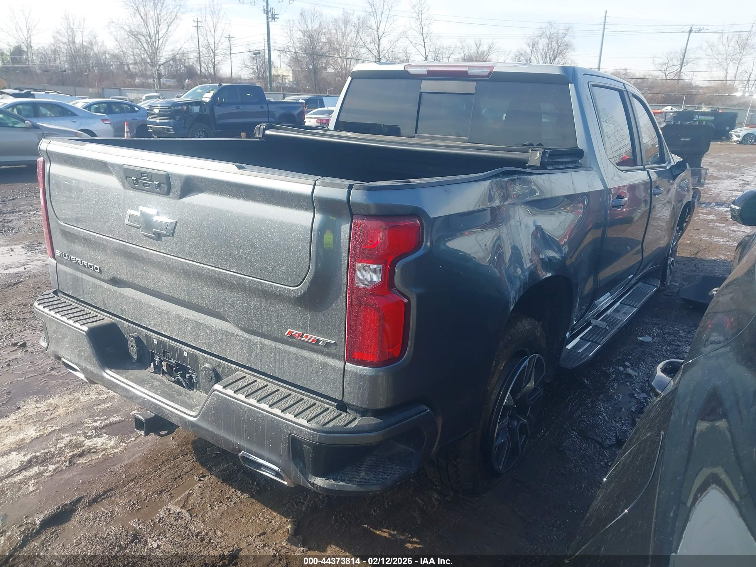 CHEVROLET SILVERADO image 4