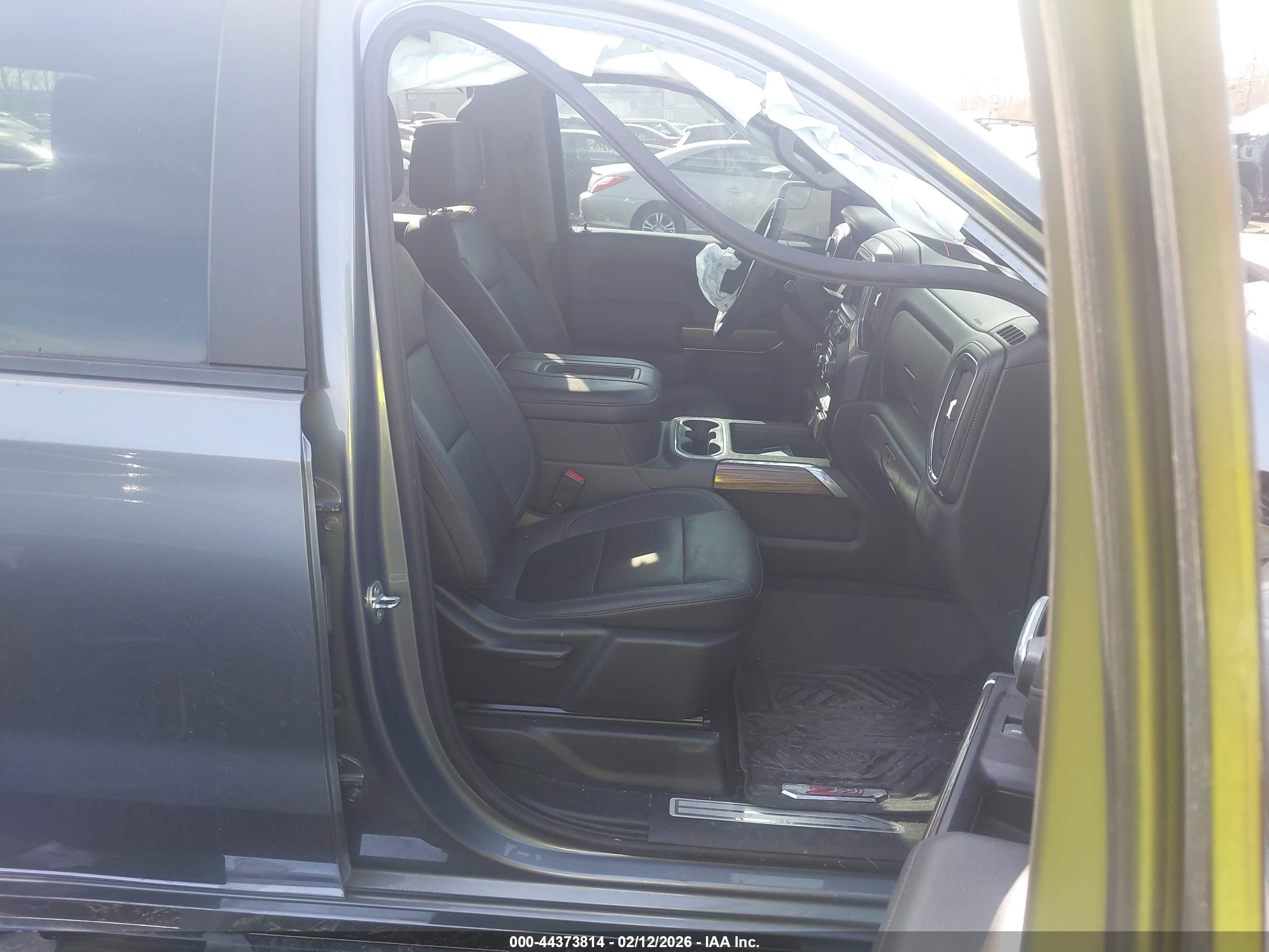 CHEVROLET SILVERADO image 5
