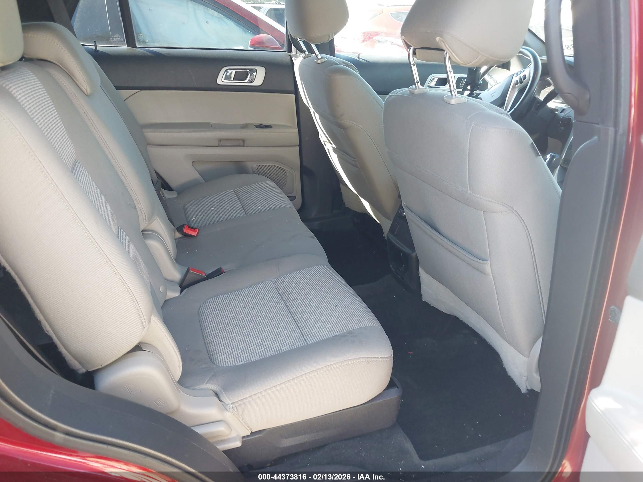 FORD EXPLORER image 8