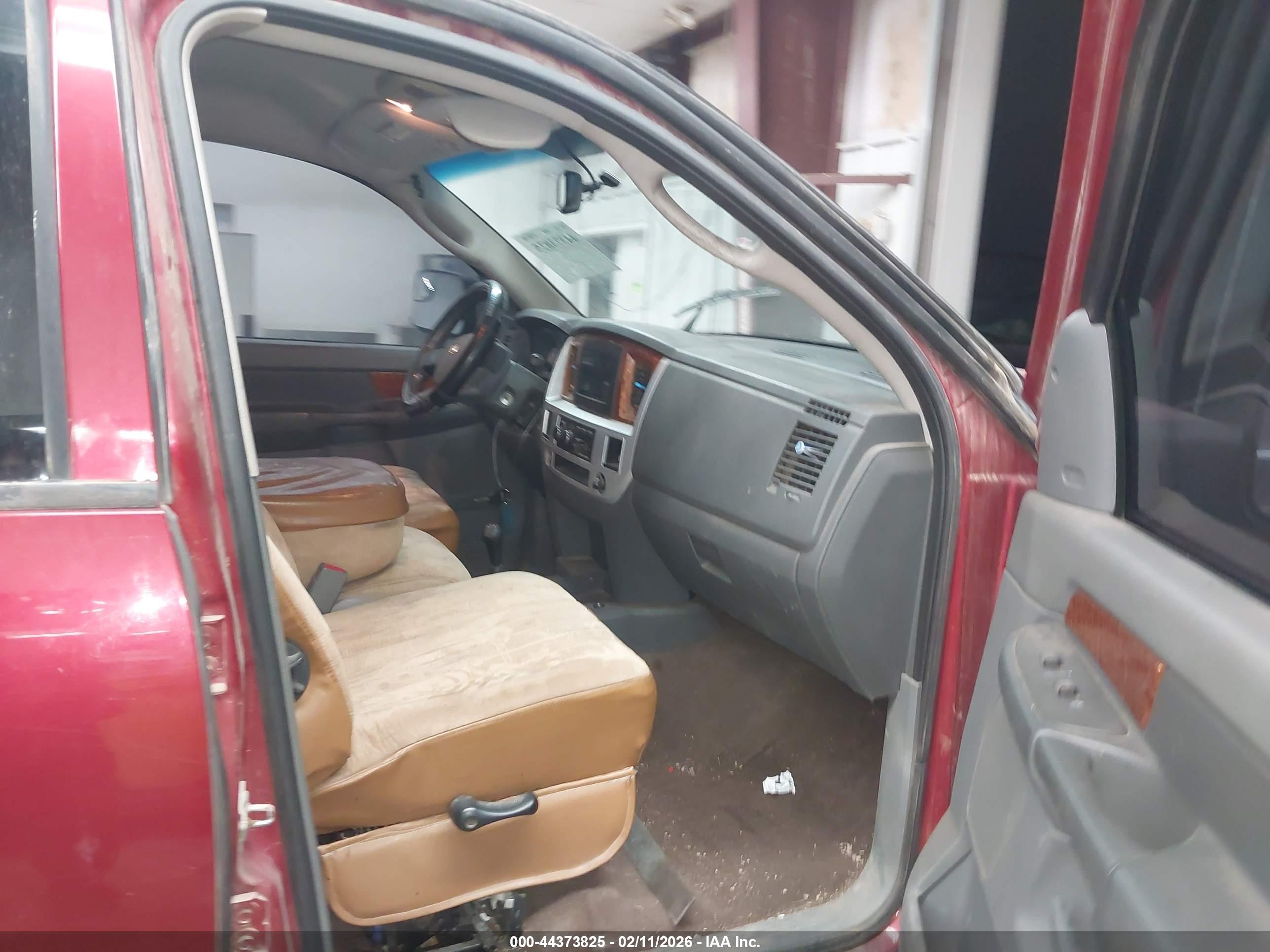 DODGE RAM image 5