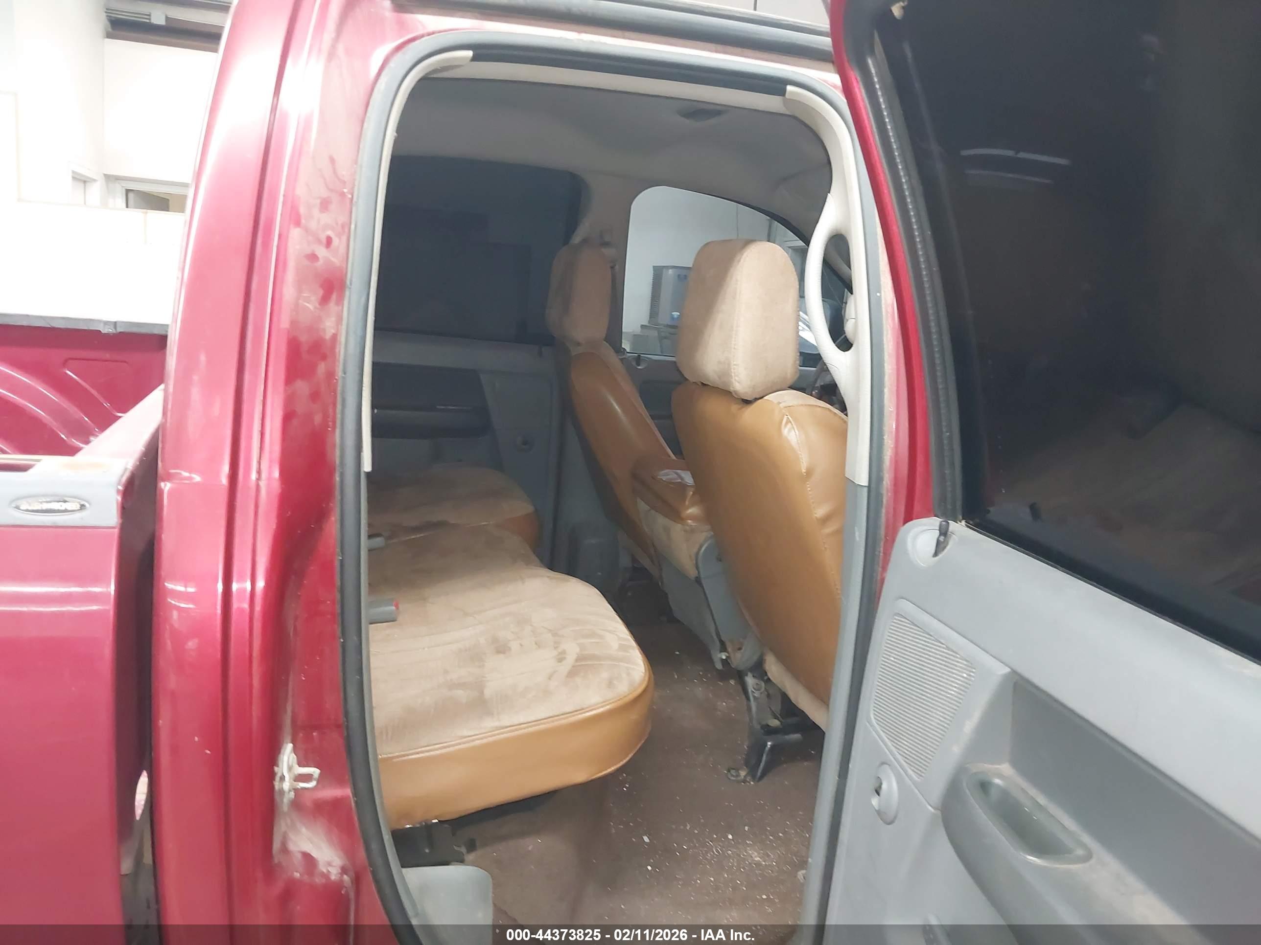 DODGE RAM image 8