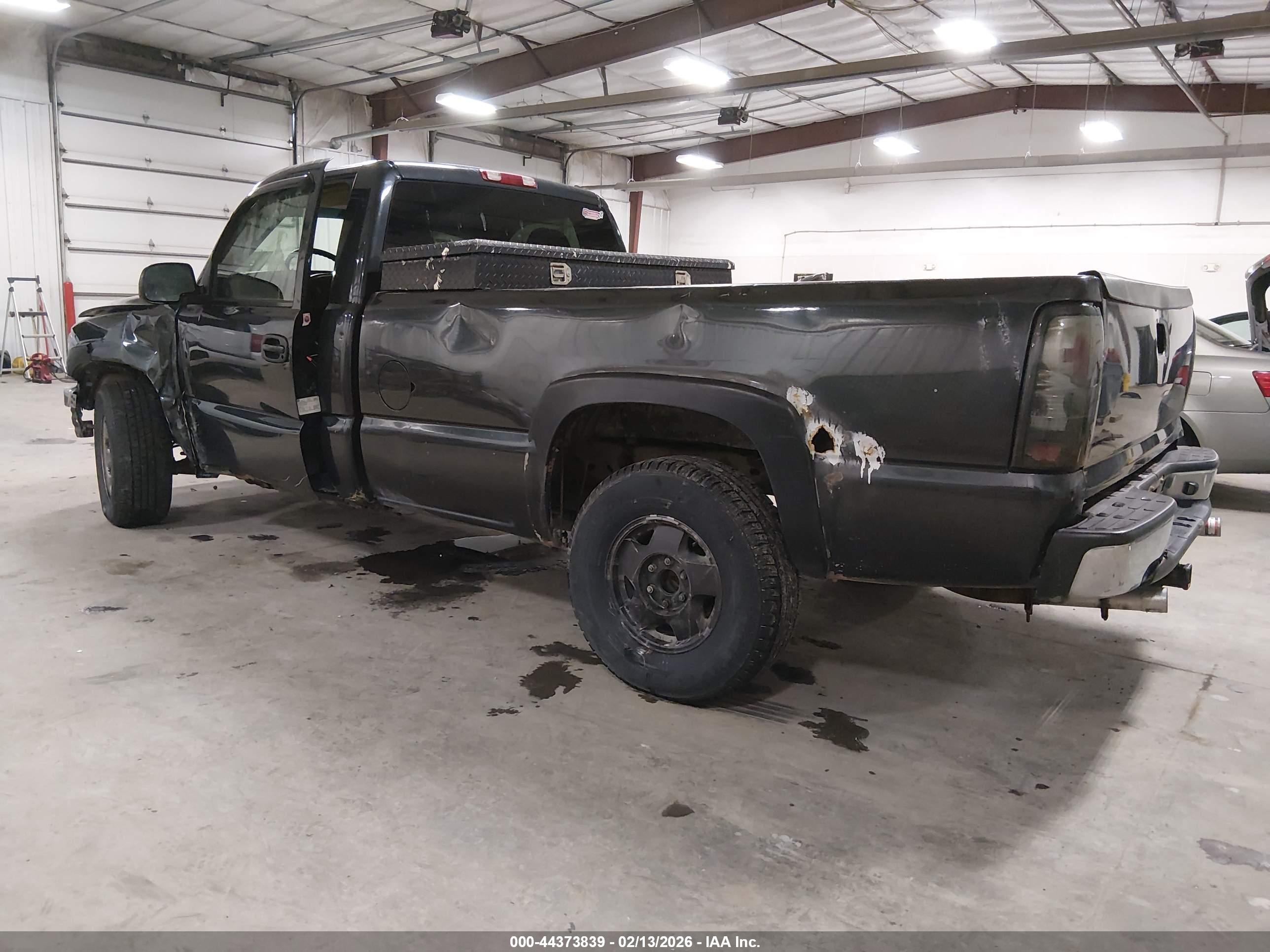GMC SIERRA image 3