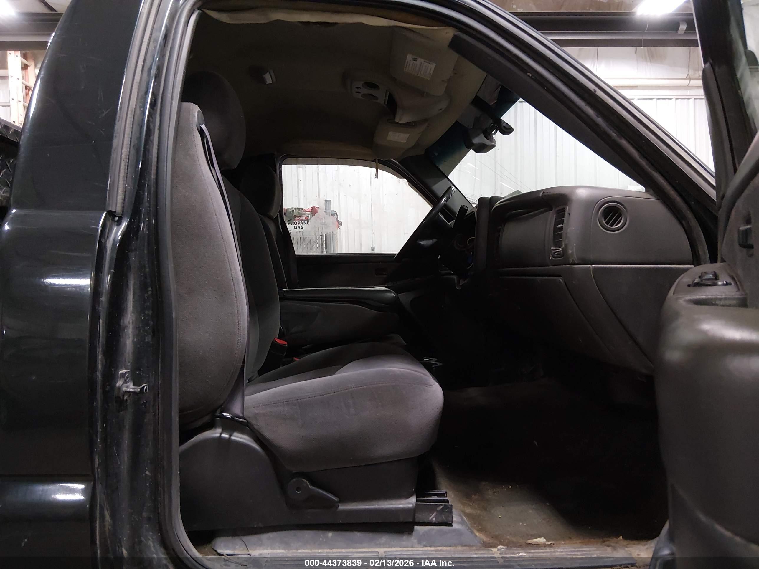 GMC SIERRA image 5