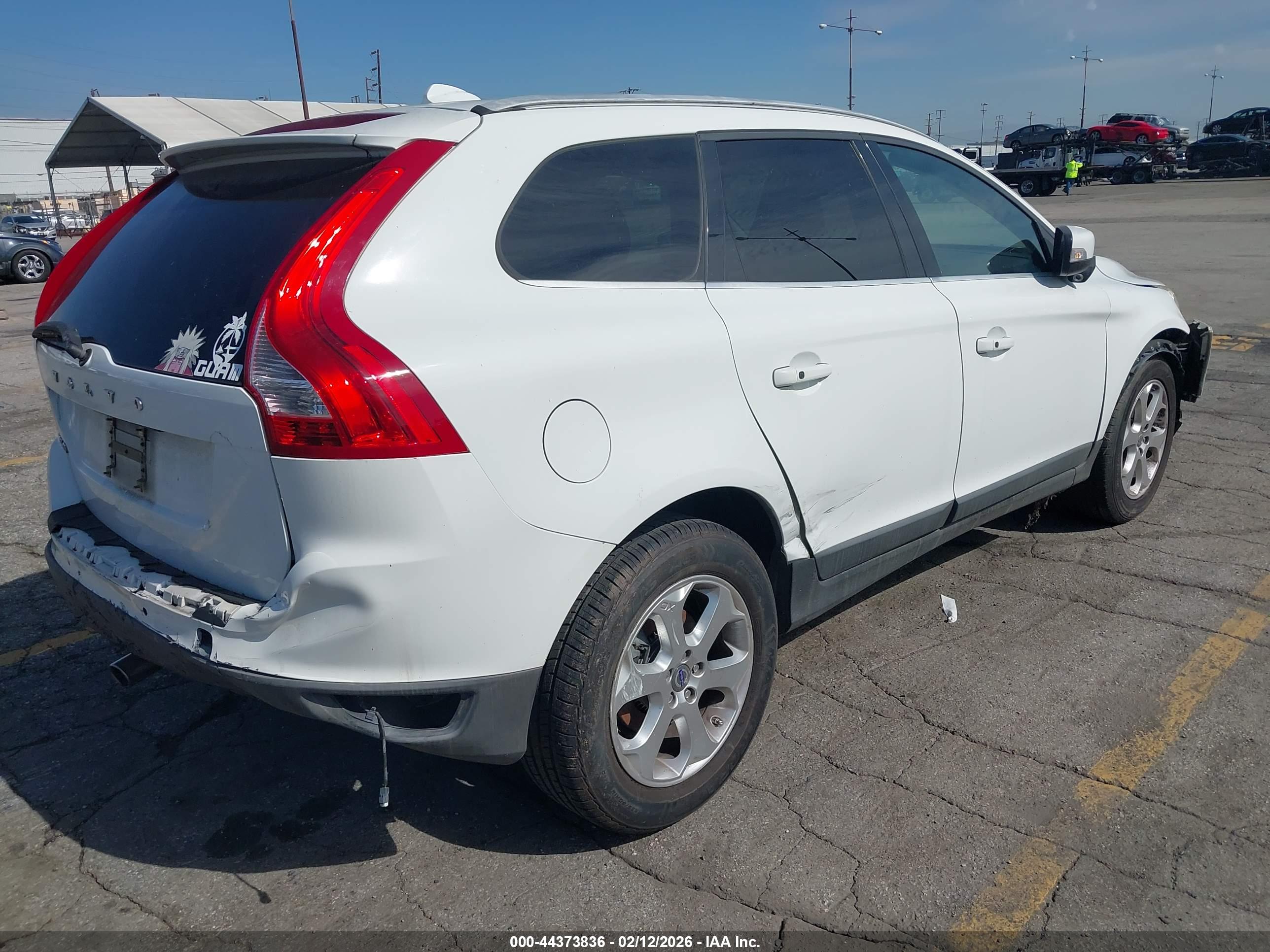 VOLVO XC60 image 4