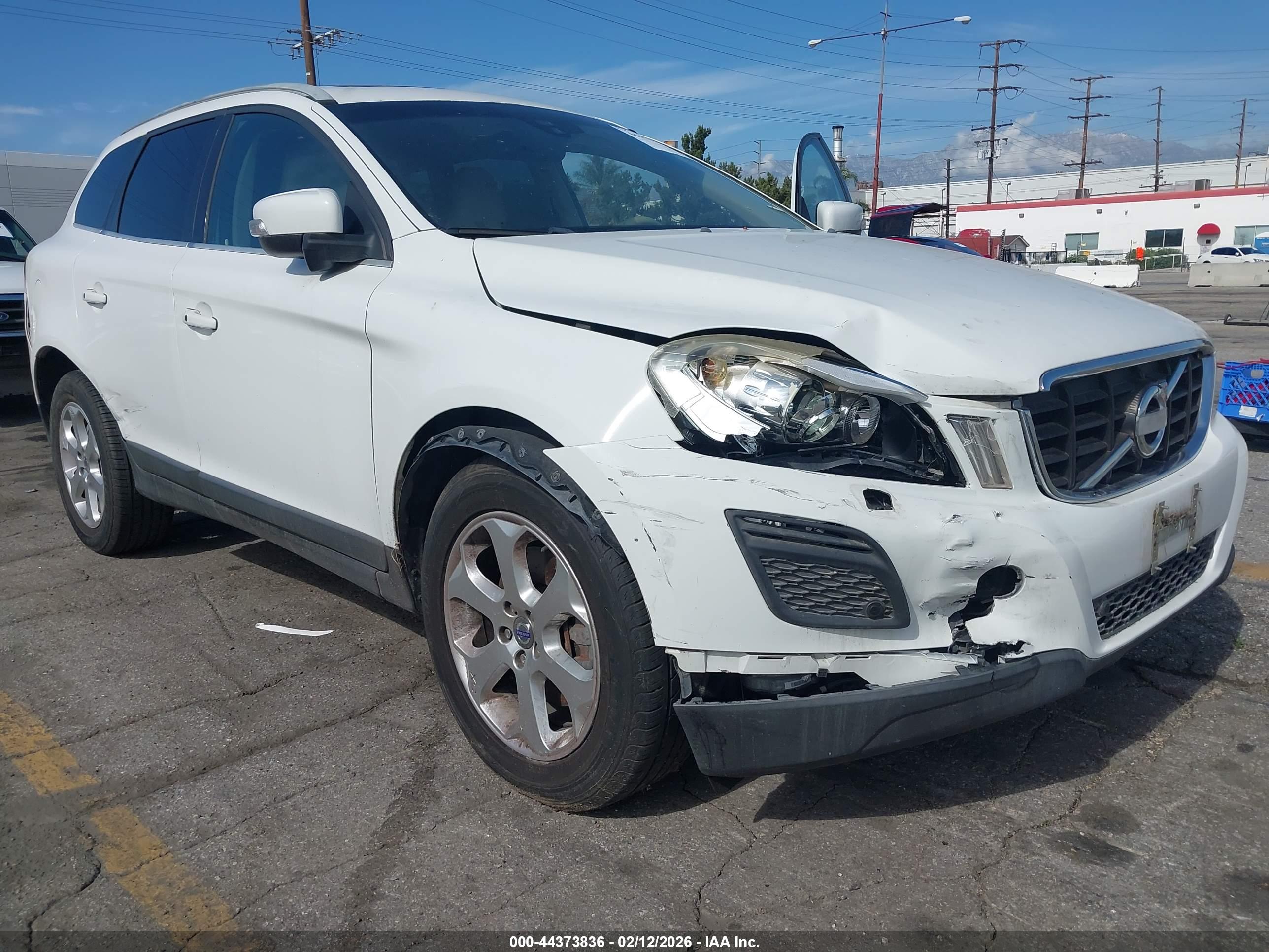 VOLVO XC60 image 6