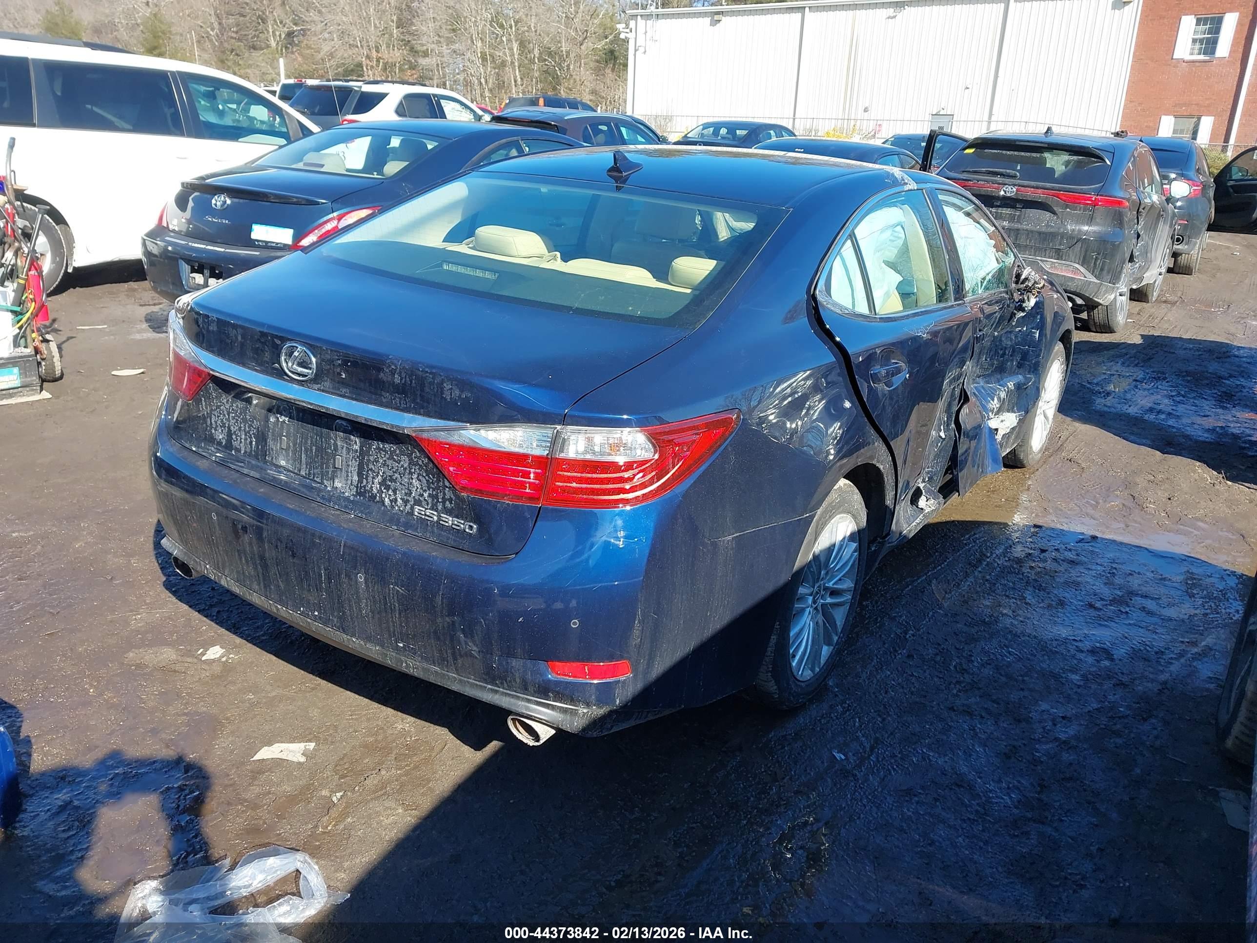 LEXUS ES image 4