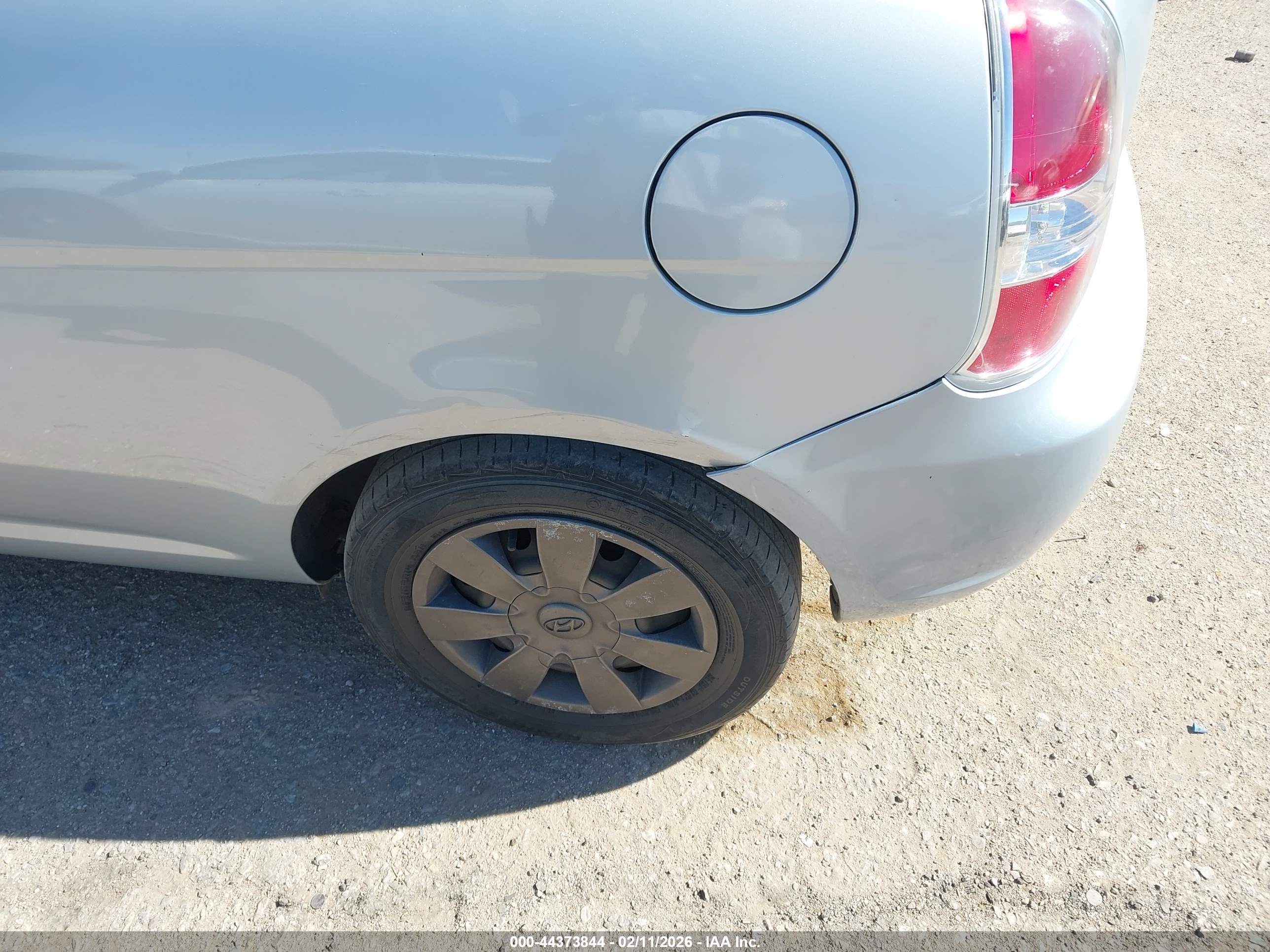 HYUNDAI ACCENT image 6