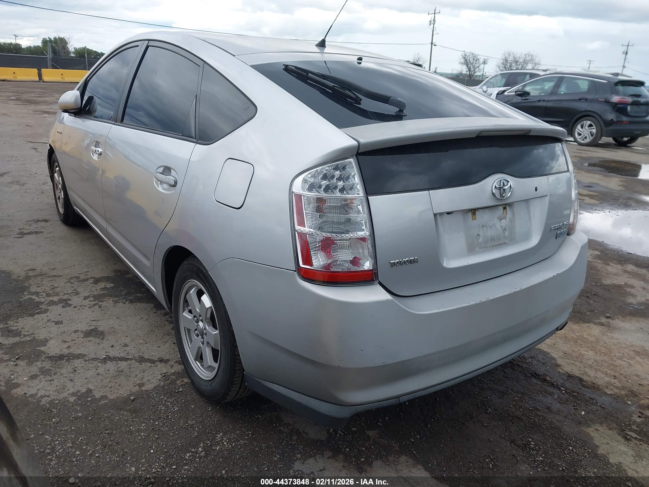 TOYOTA PRIUS image 3