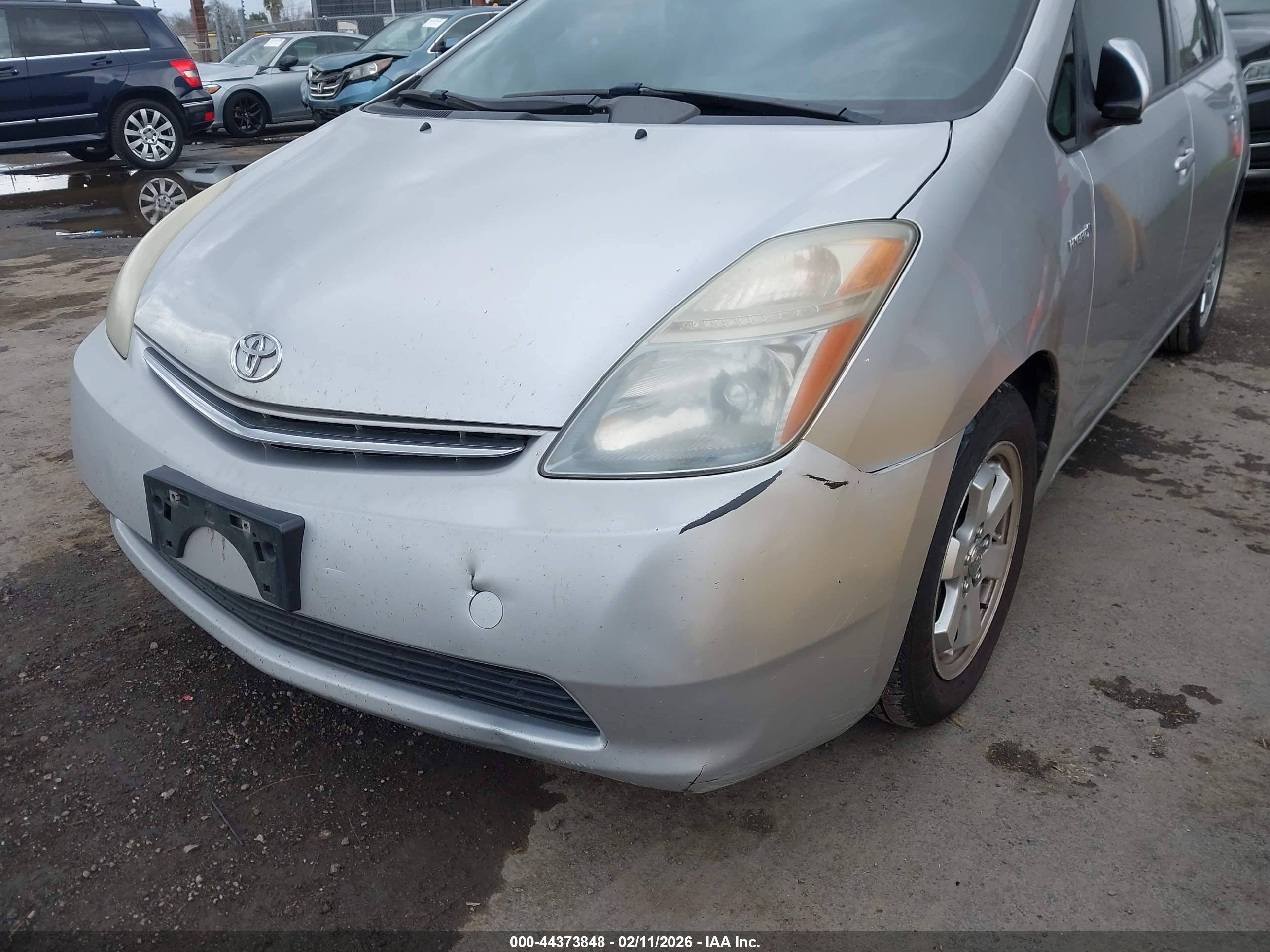 TOYOTA PRIUS image 6