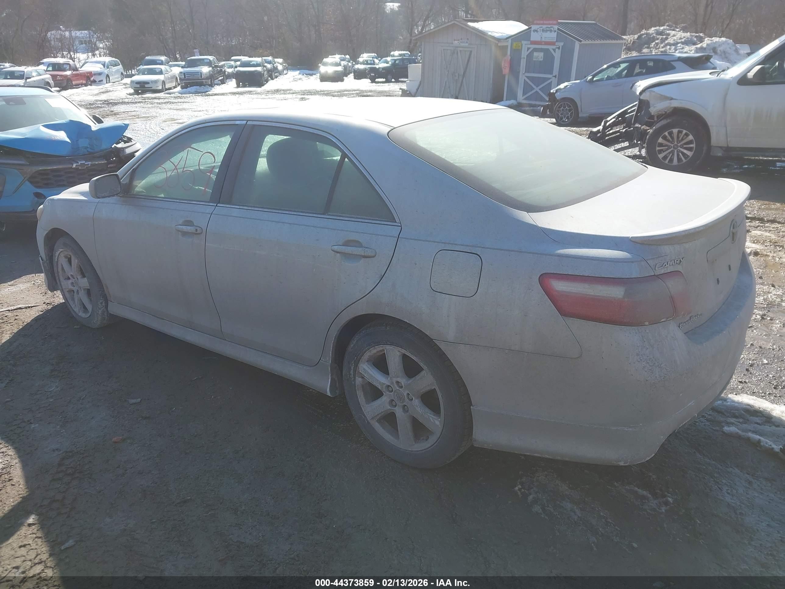 TOYOTA CAMRY image 3