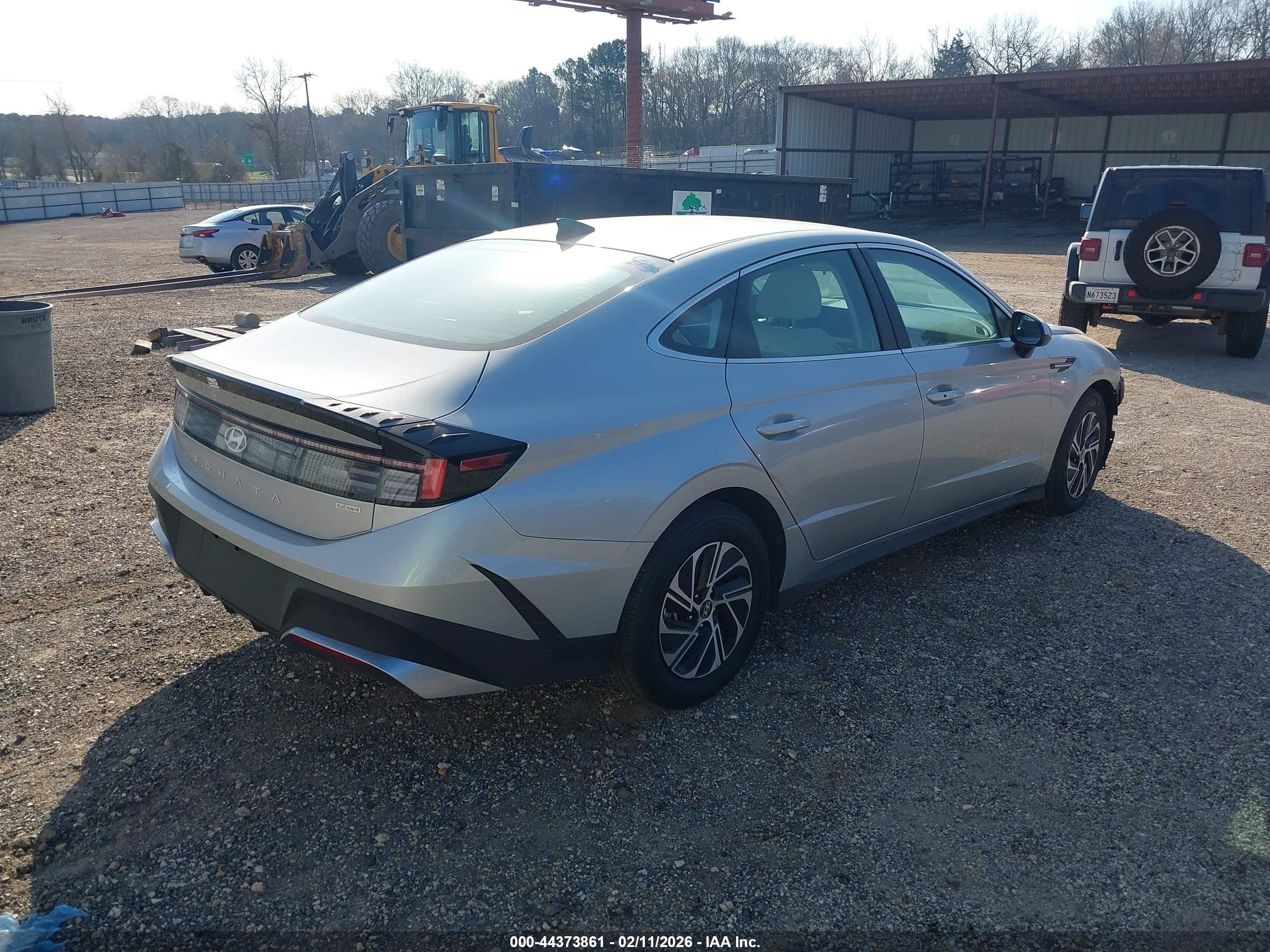 HYUNDAI SONATA image 4