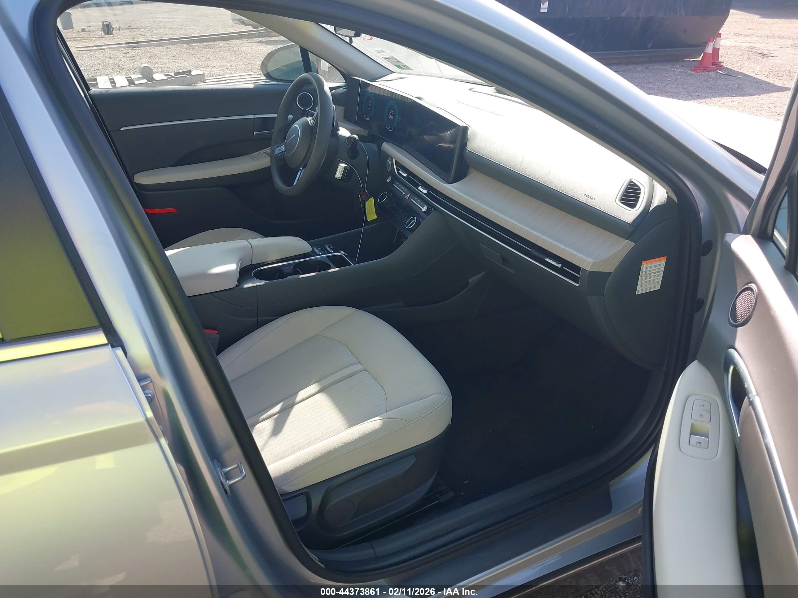 HYUNDAI SONATA image 5
