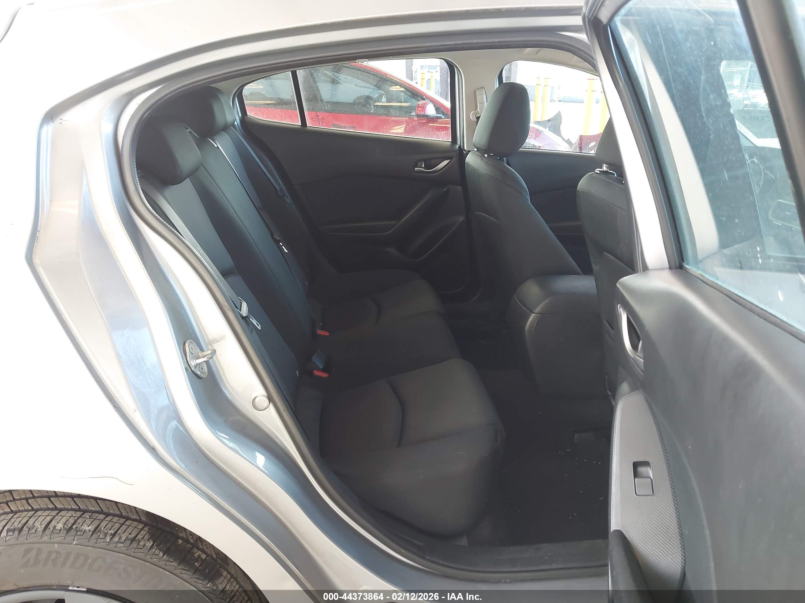 MAZDA MAZDA3 image 8