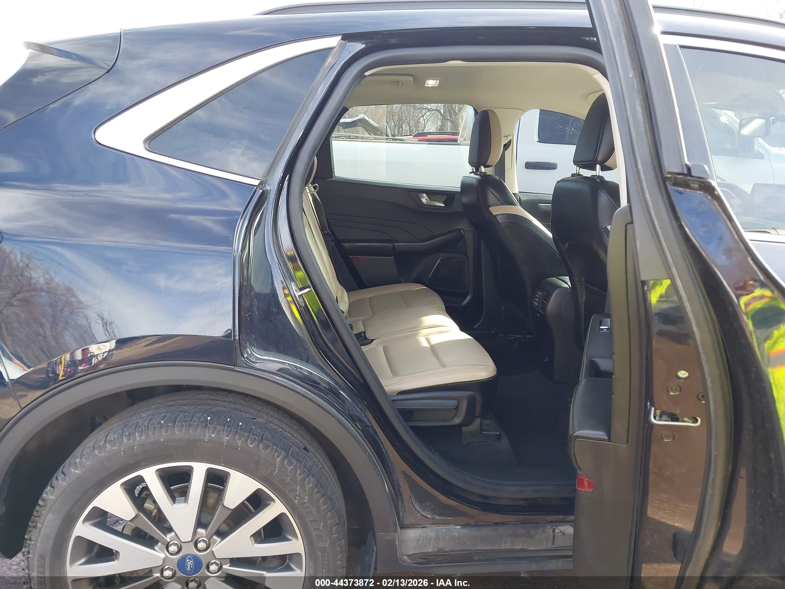 FORD ESCAPE image 8