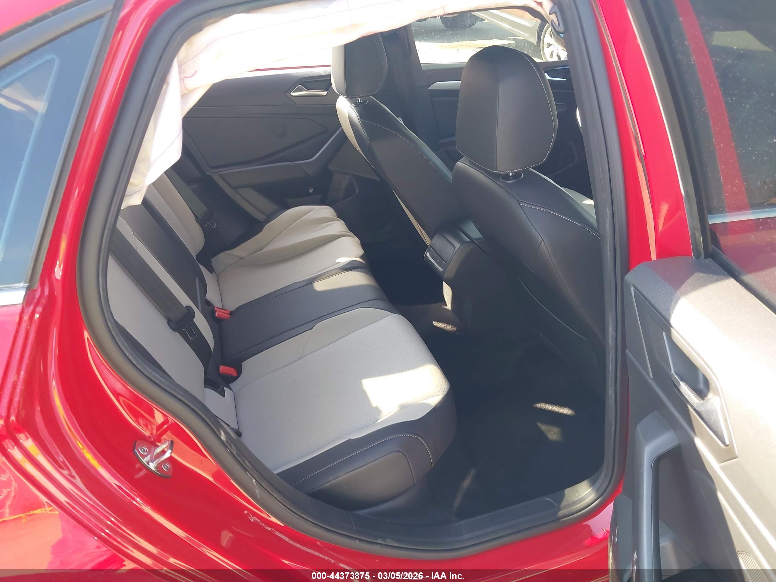 VOLKSWAGEN JETTA image 8