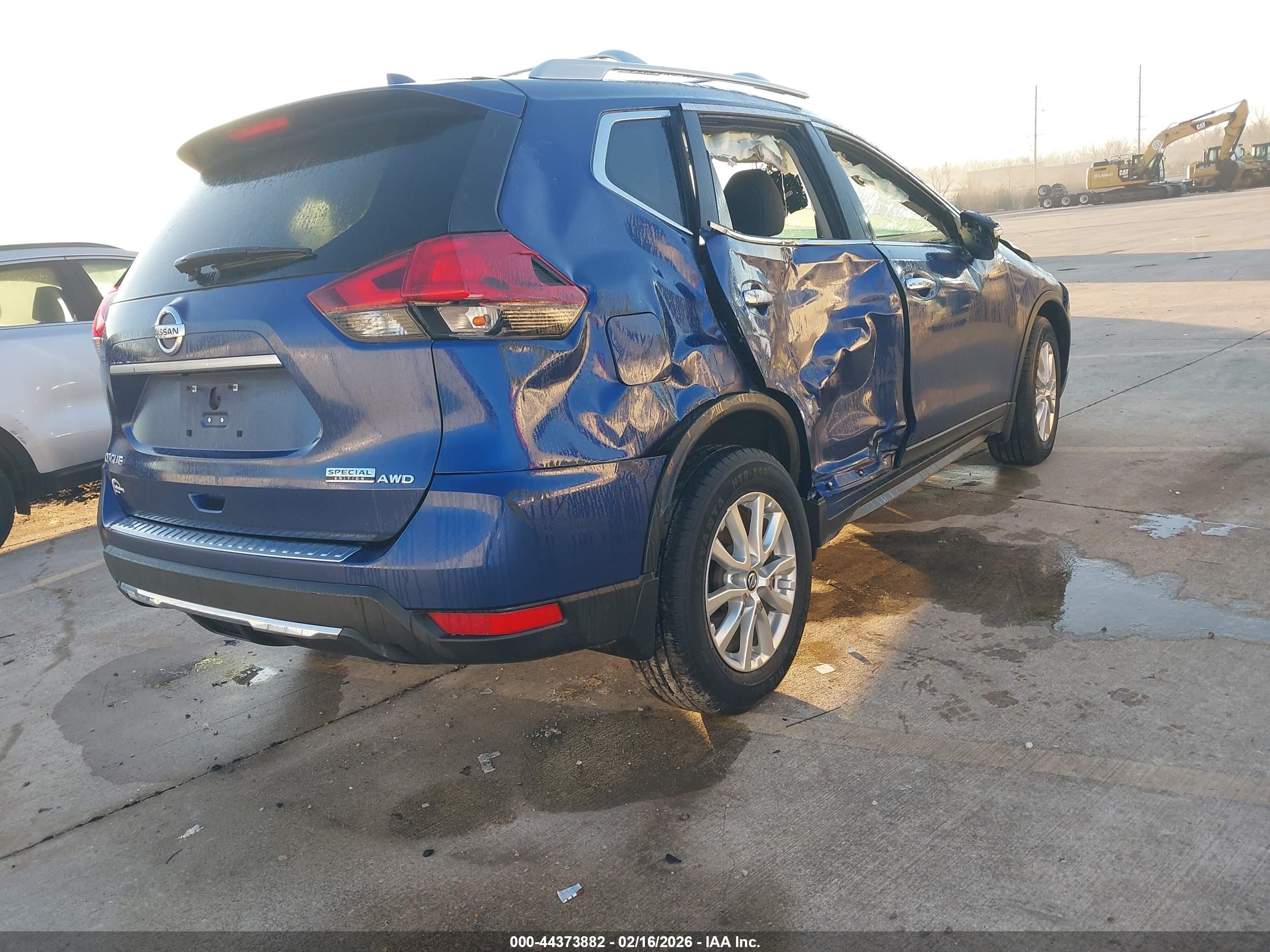 NISSAN ROGUE image 4