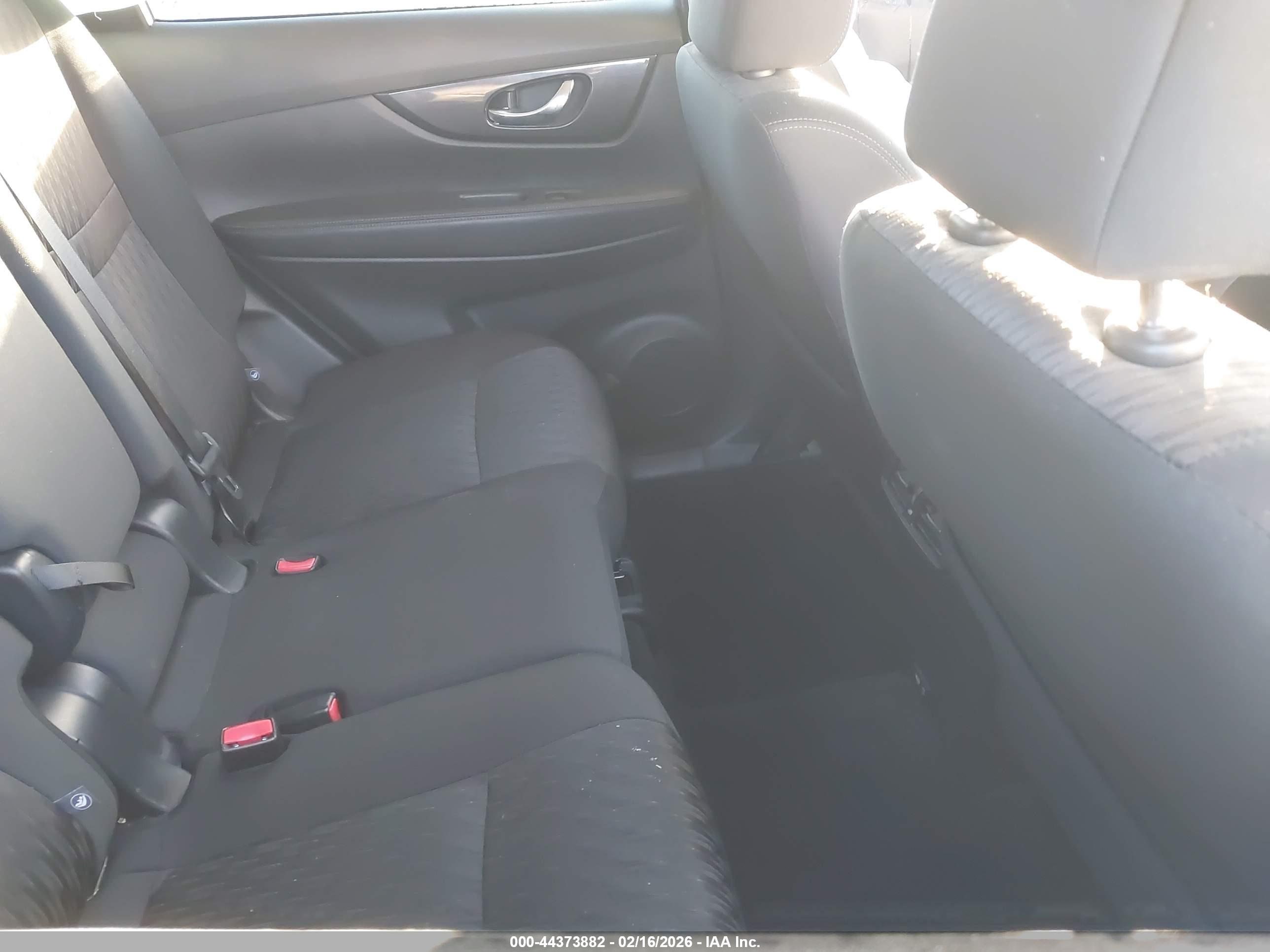 NISSAN ROGUE image 8