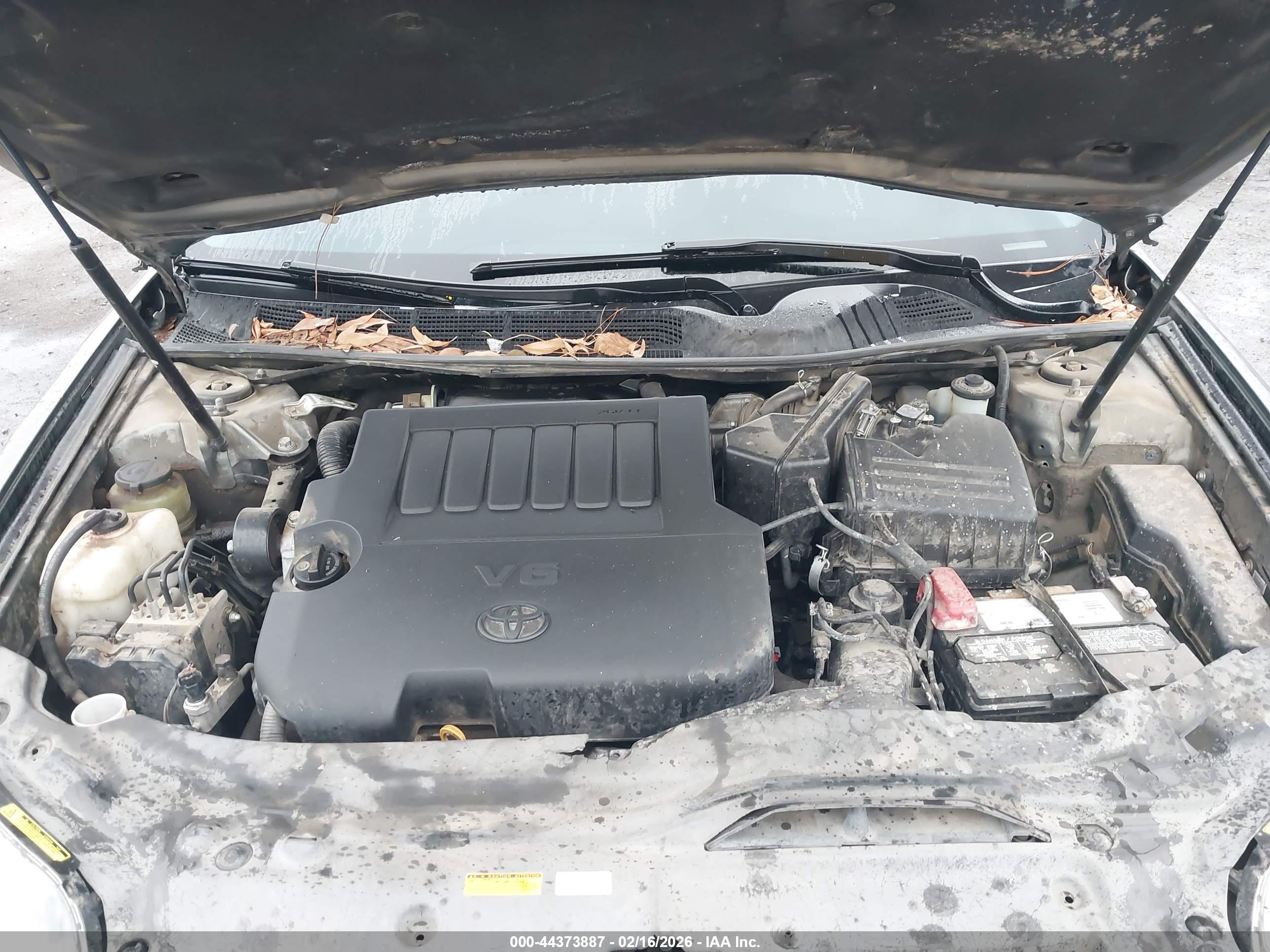 TOYOTA AVALON image 10