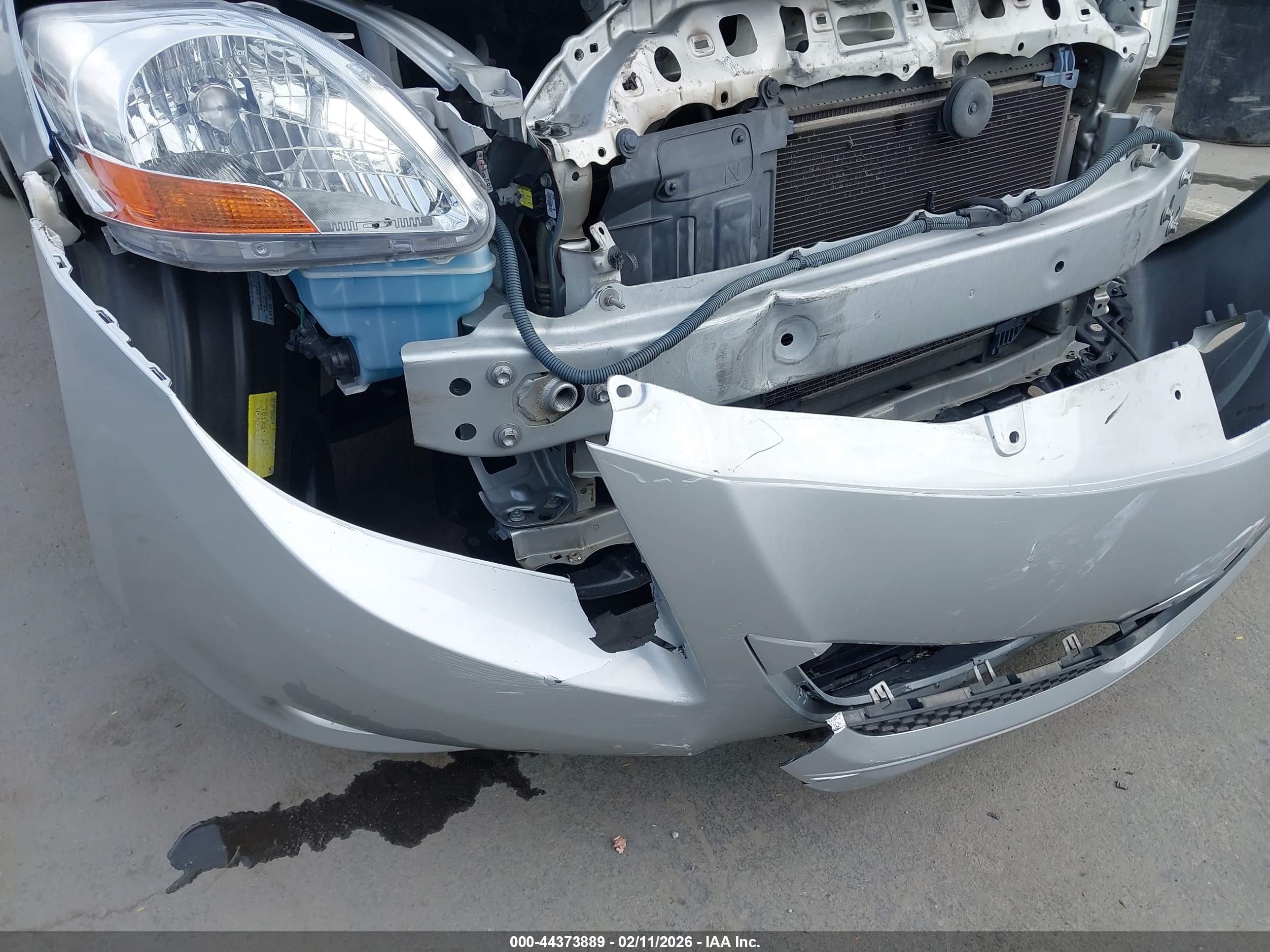 TOYOTA YARIS image 6