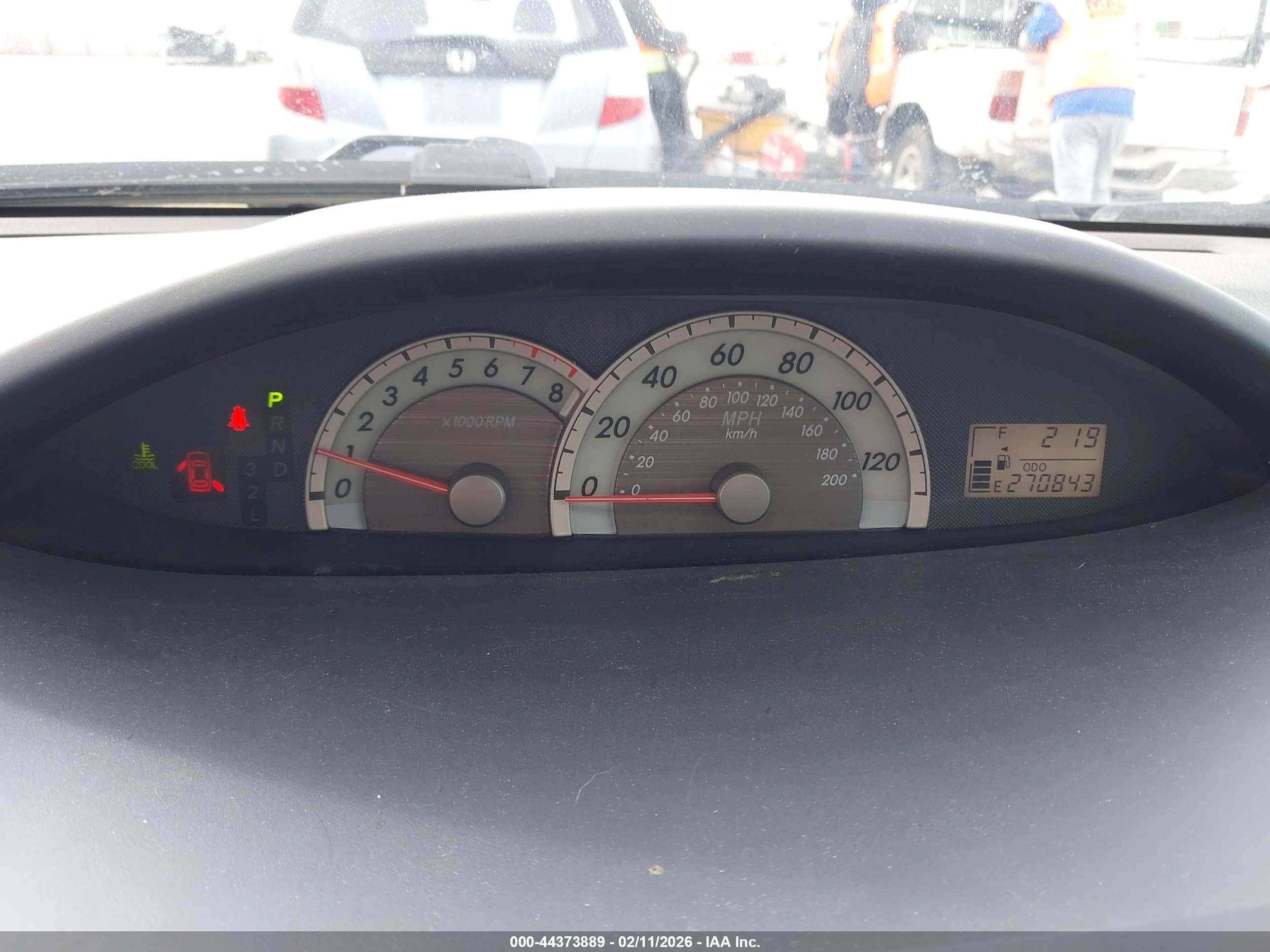 TOYOTA YARIS image 7