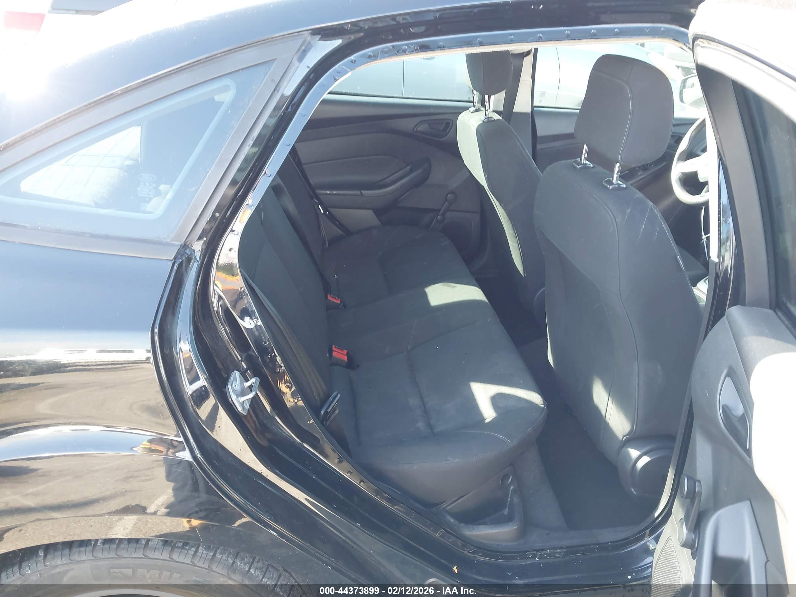 FORD FOCUS image 8