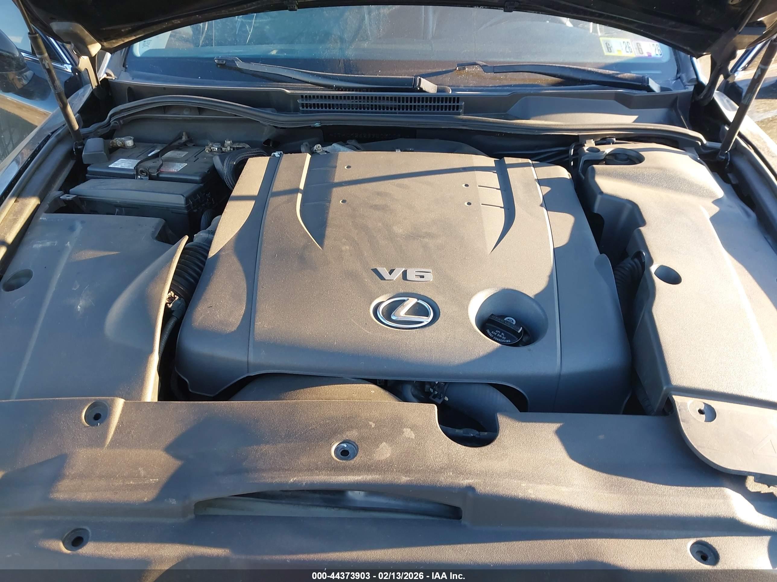 LEXUS IS image 10