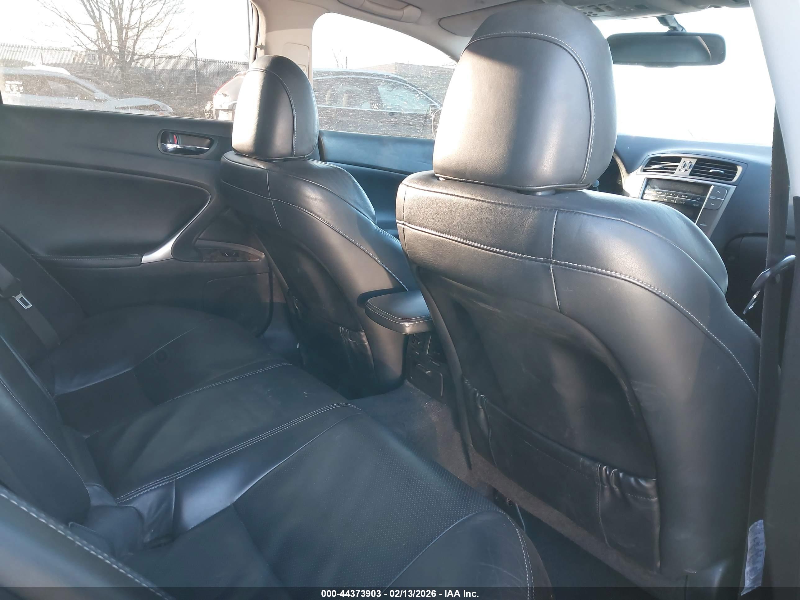 LEXUS IS image 8