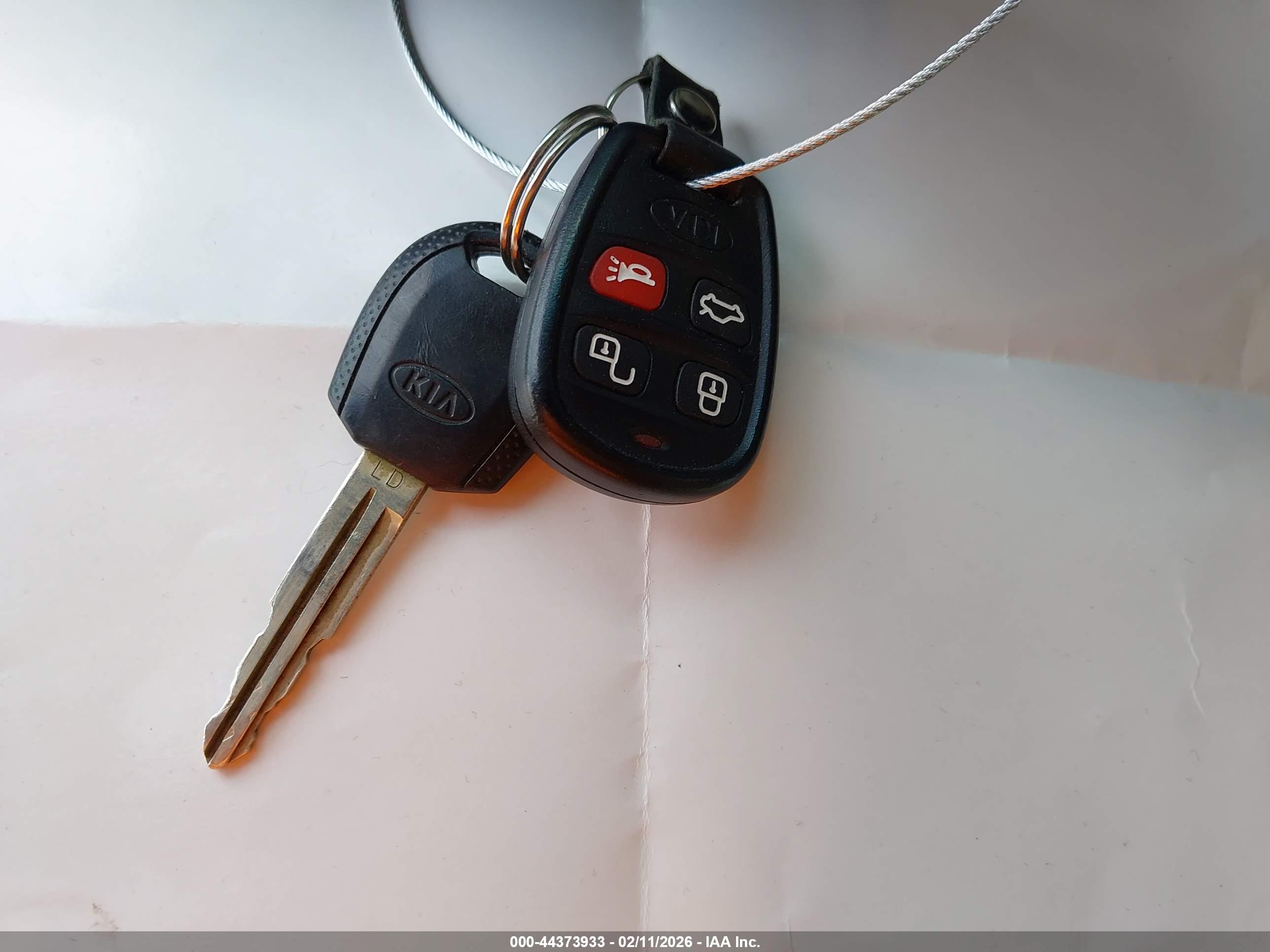 KIA SPECTRA image 11