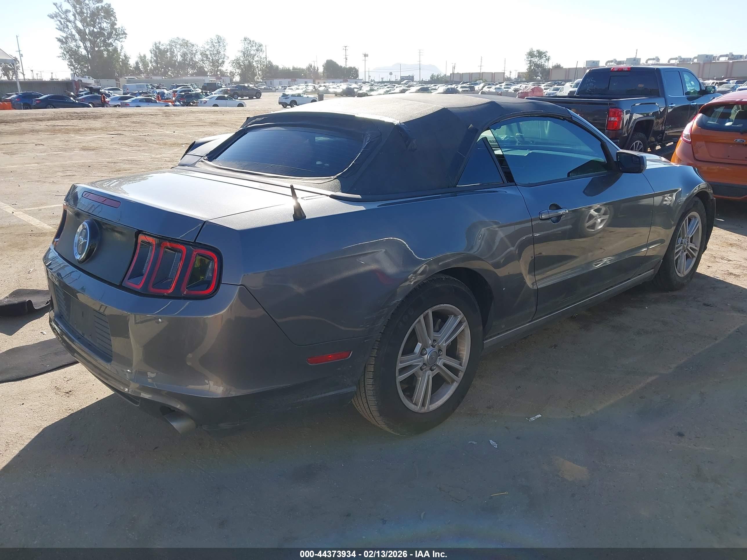 FORD MUSTANG image 4
