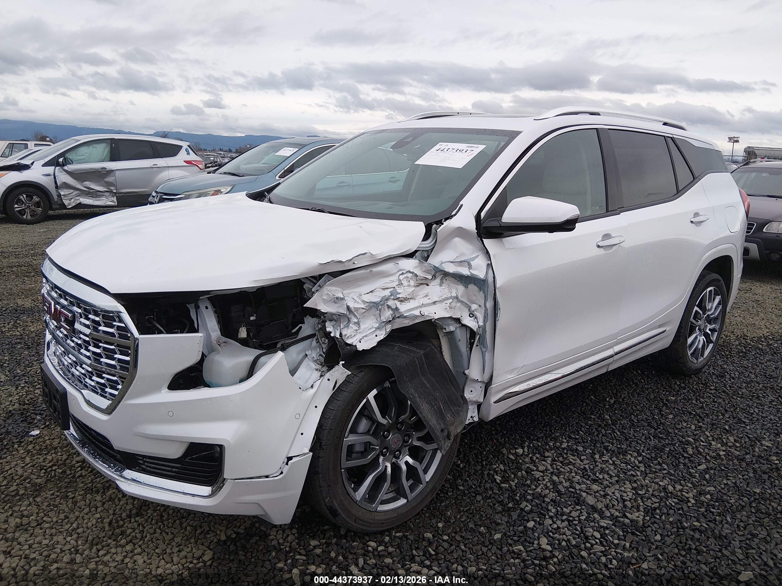 GMC TERRAIN image 2