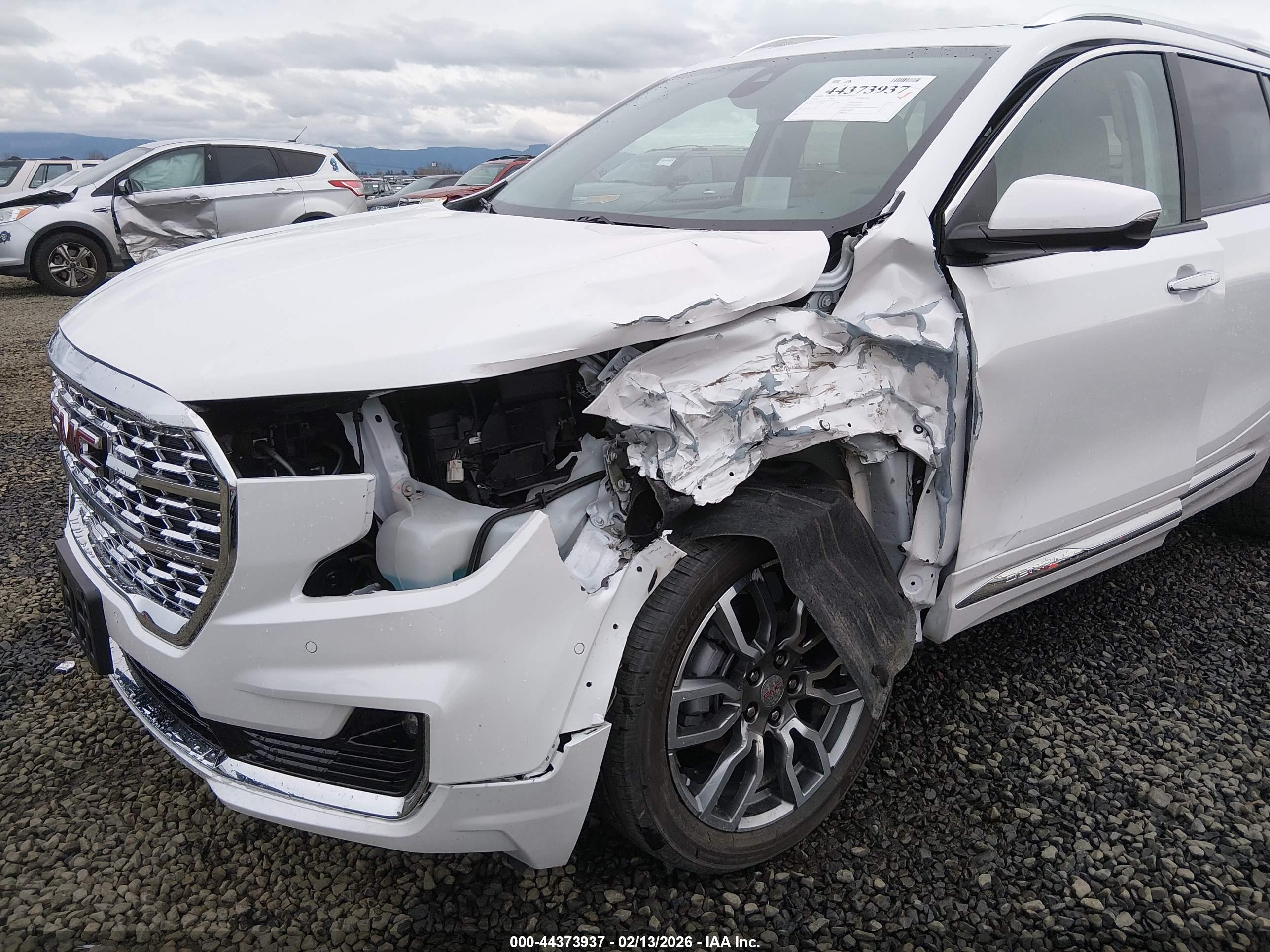 GMC TERRAIN image 6